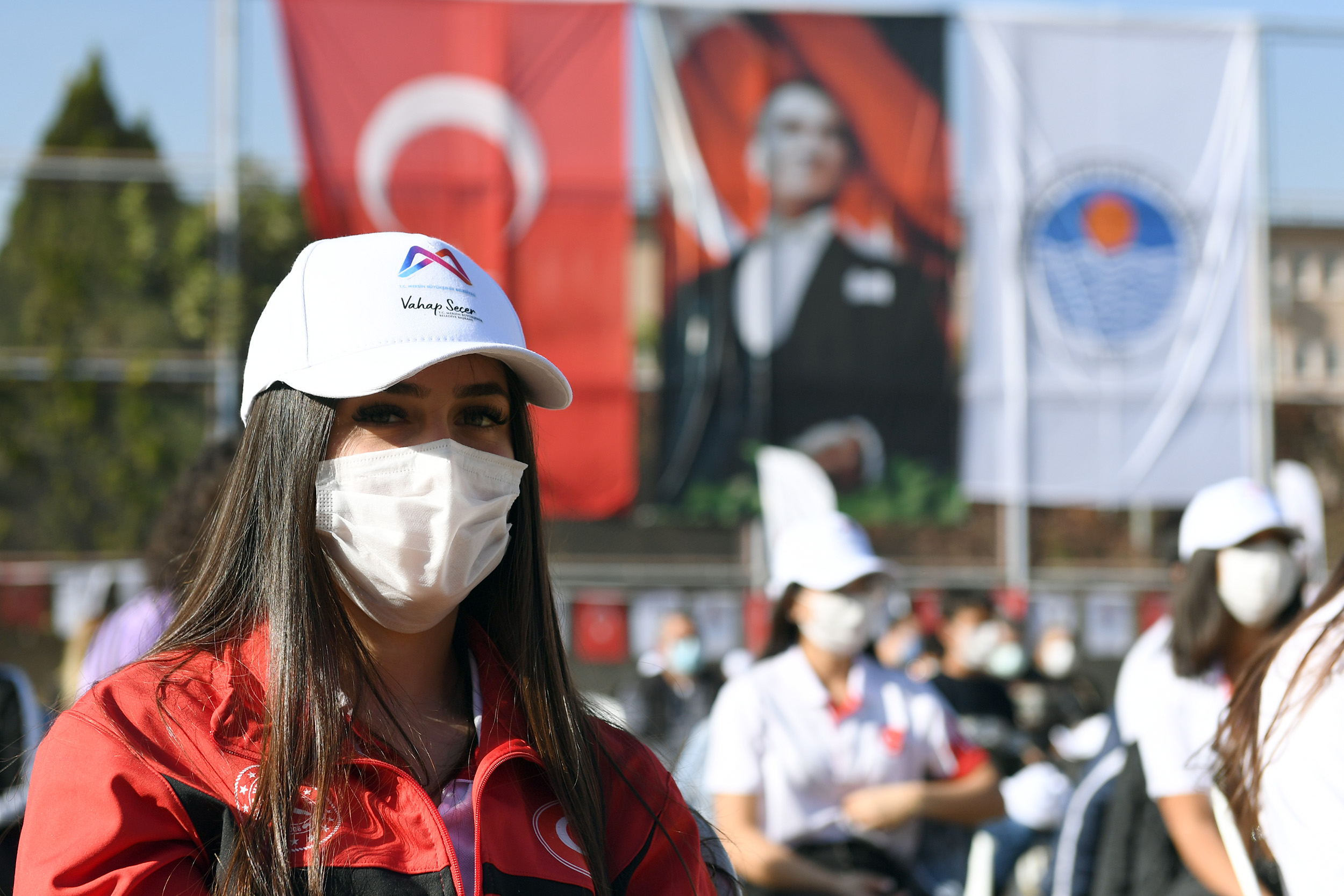 Sporu ve sporcuyu destekleyen