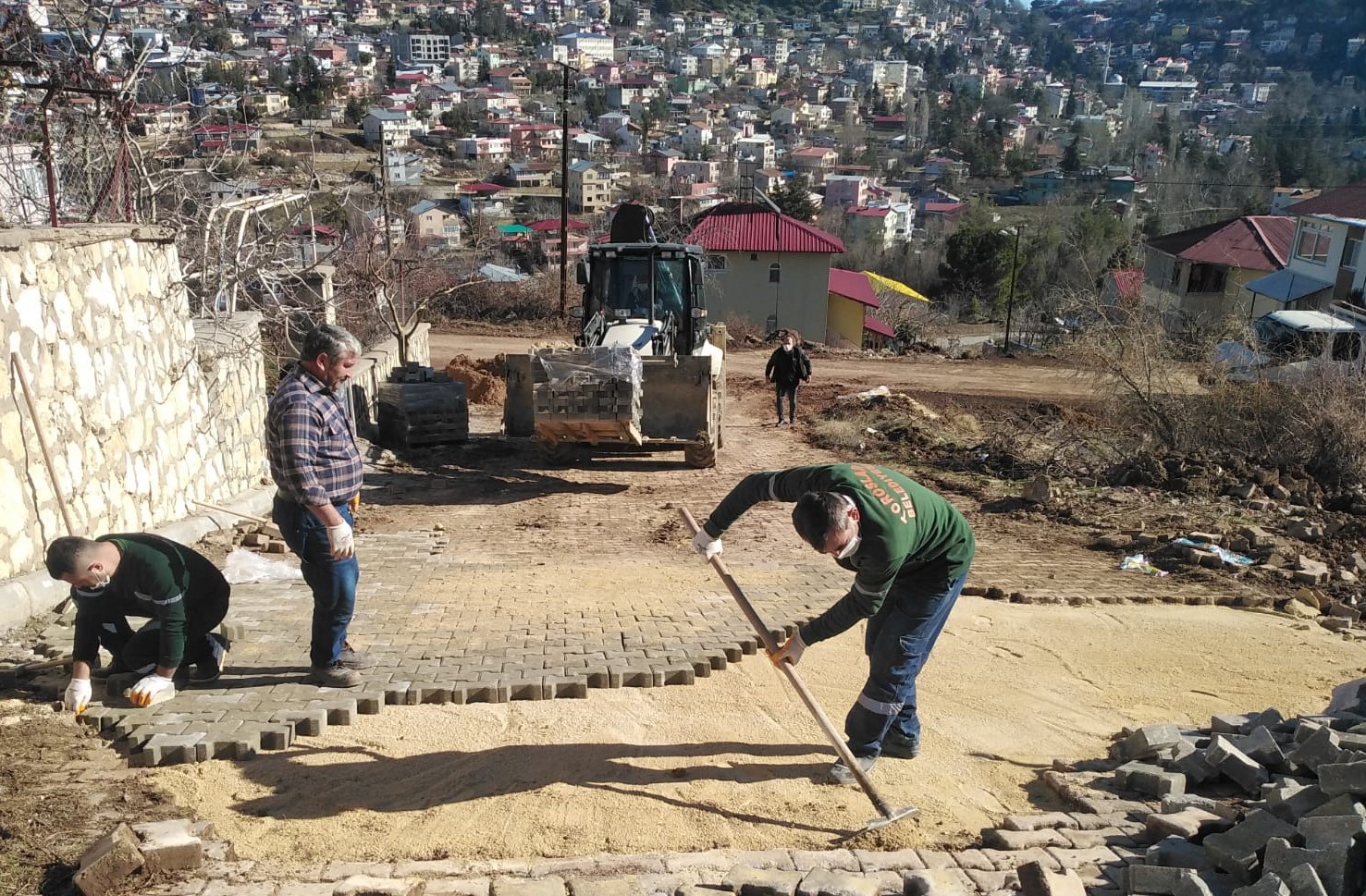 “Yolları Yenileyerek, Ulaşımı Daha Konforlu Hale Getiriyoruz” Toroslar Belediyesi, ilçe sınırları