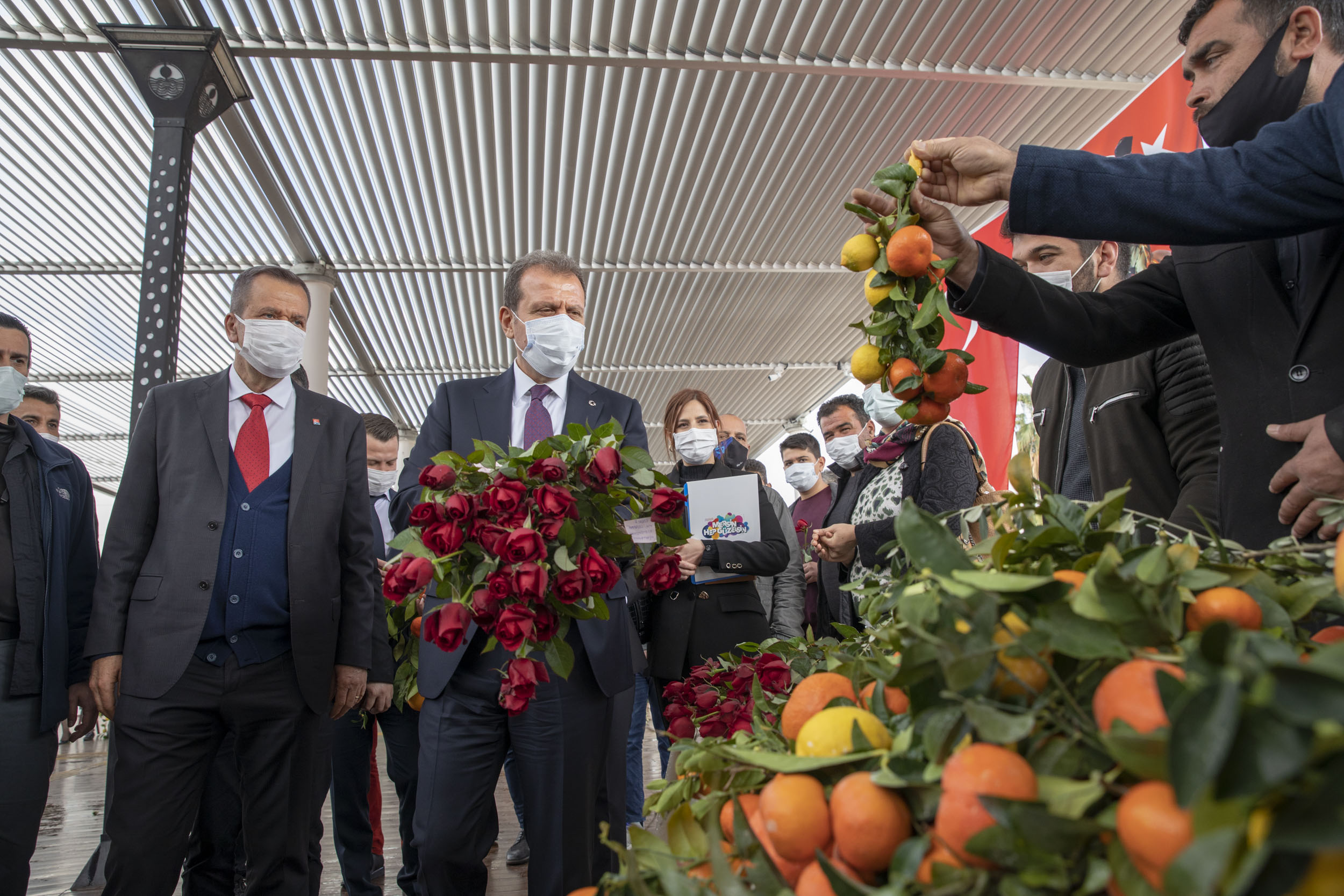BAŞKAN SEÇER DAVULTEPE İÇİN KONUŞTU: “SANAYİ YERLERİ AYIRALIM DERKEN TARIMI YOK ETMEYELİM” Mersin Büyükşehir Belediye Meclisi’nin