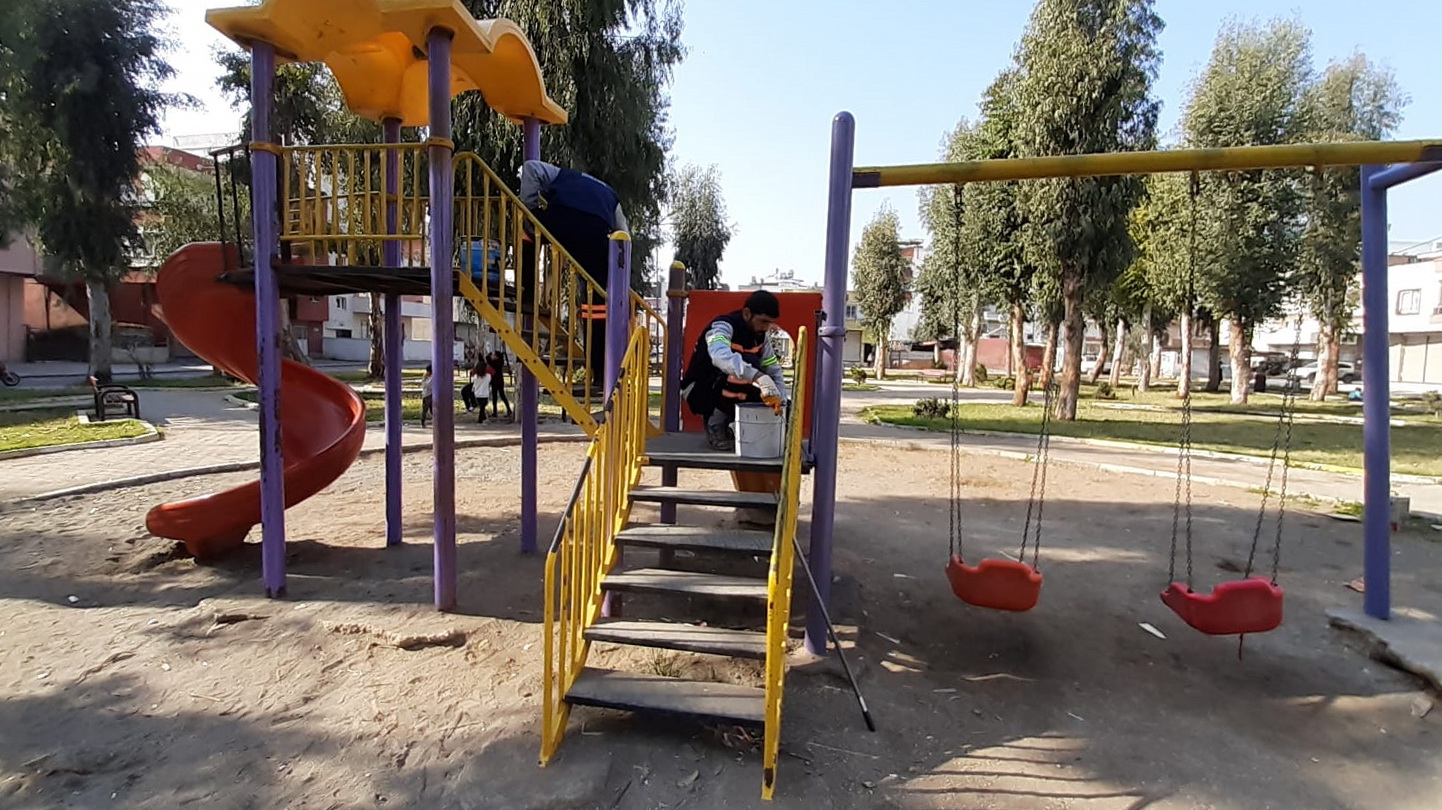 Akdeniz Belediyesi; parklarda yenileme,