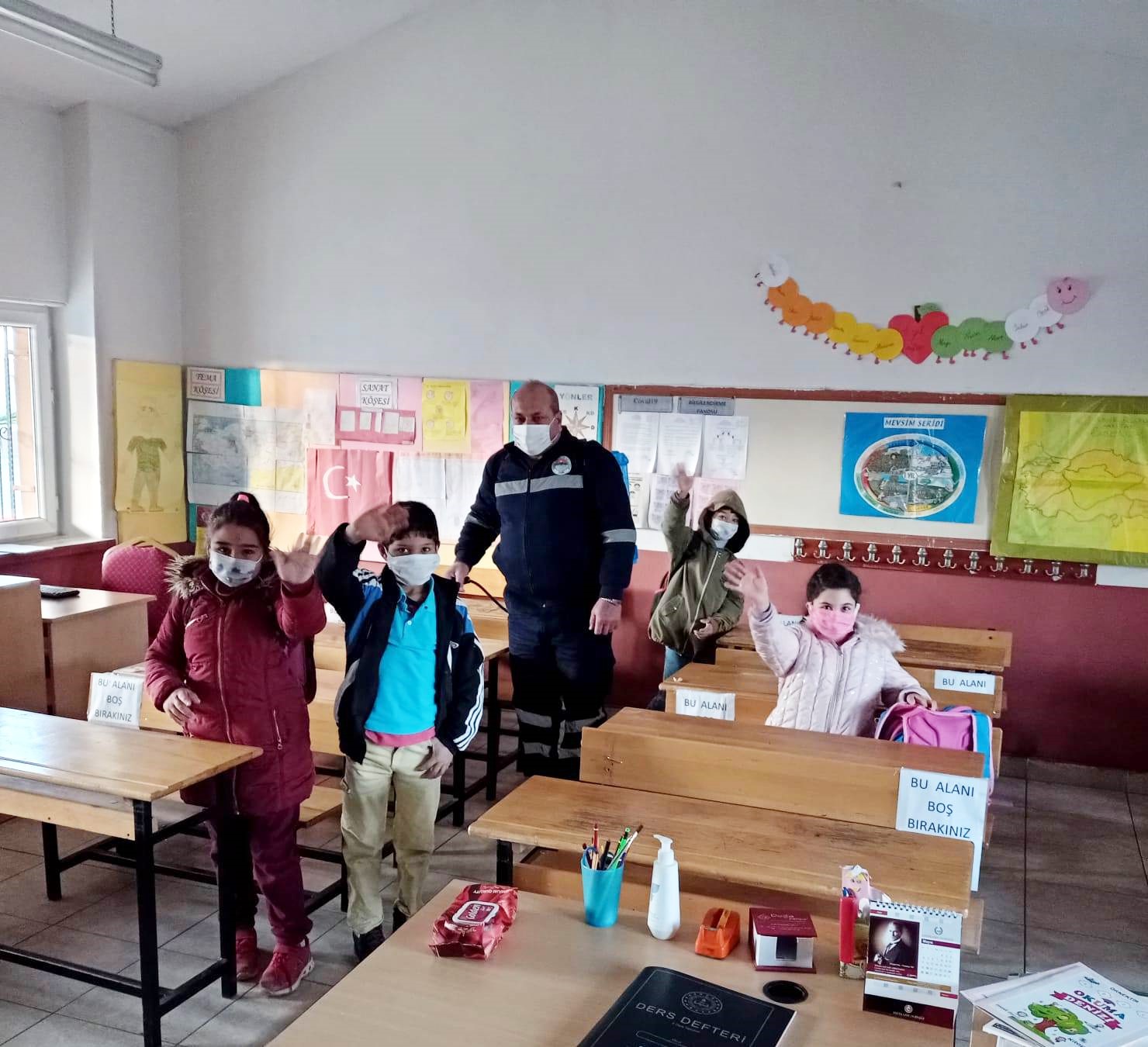 TOROSLAR BELEDİYESİ, YÜZ YÜZE EĞİTİME BAŞLAYAN OKULLARI DEZENFEKTE ETTİ Toroslar Belediyesi, 15 Şubat’ta