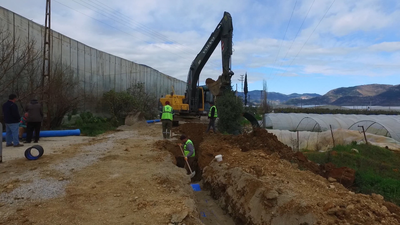 ANAMURLU MUHTARLAR DA VATANDAŞLAR DA BÜYÜKŞEHİR’DEN MEMNUN Başkan Seçer’in öncülüğünde Anamur’a