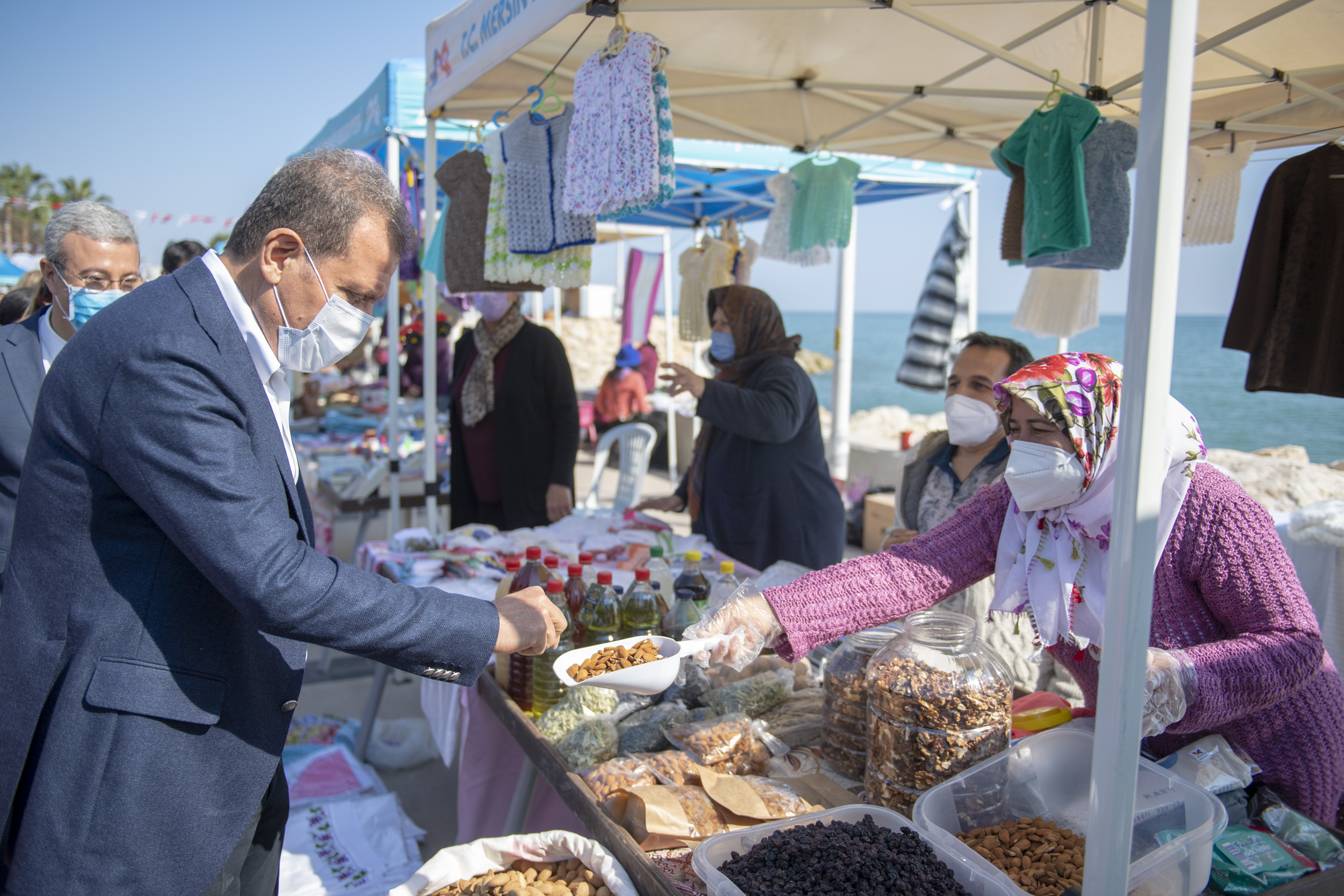 KADINLAR, BÜYÜKŞEHİR’İN 8 MART ETKİNLİĞİNDE BULUŞTU Mersin Büyükşehir Belediyesi tarafından