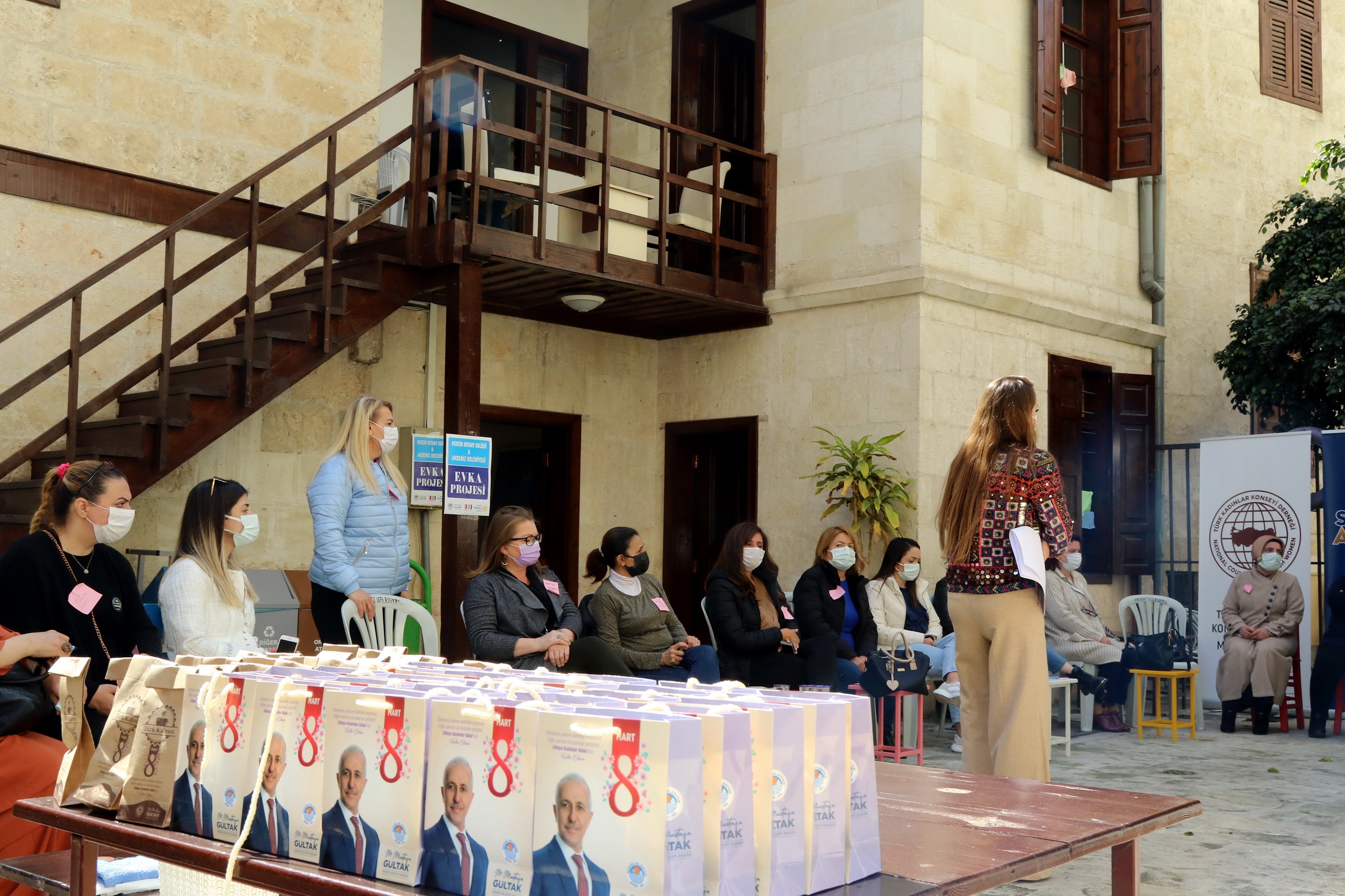 “Ebeveyn Penceresinden Toplumsal Cinsiyet