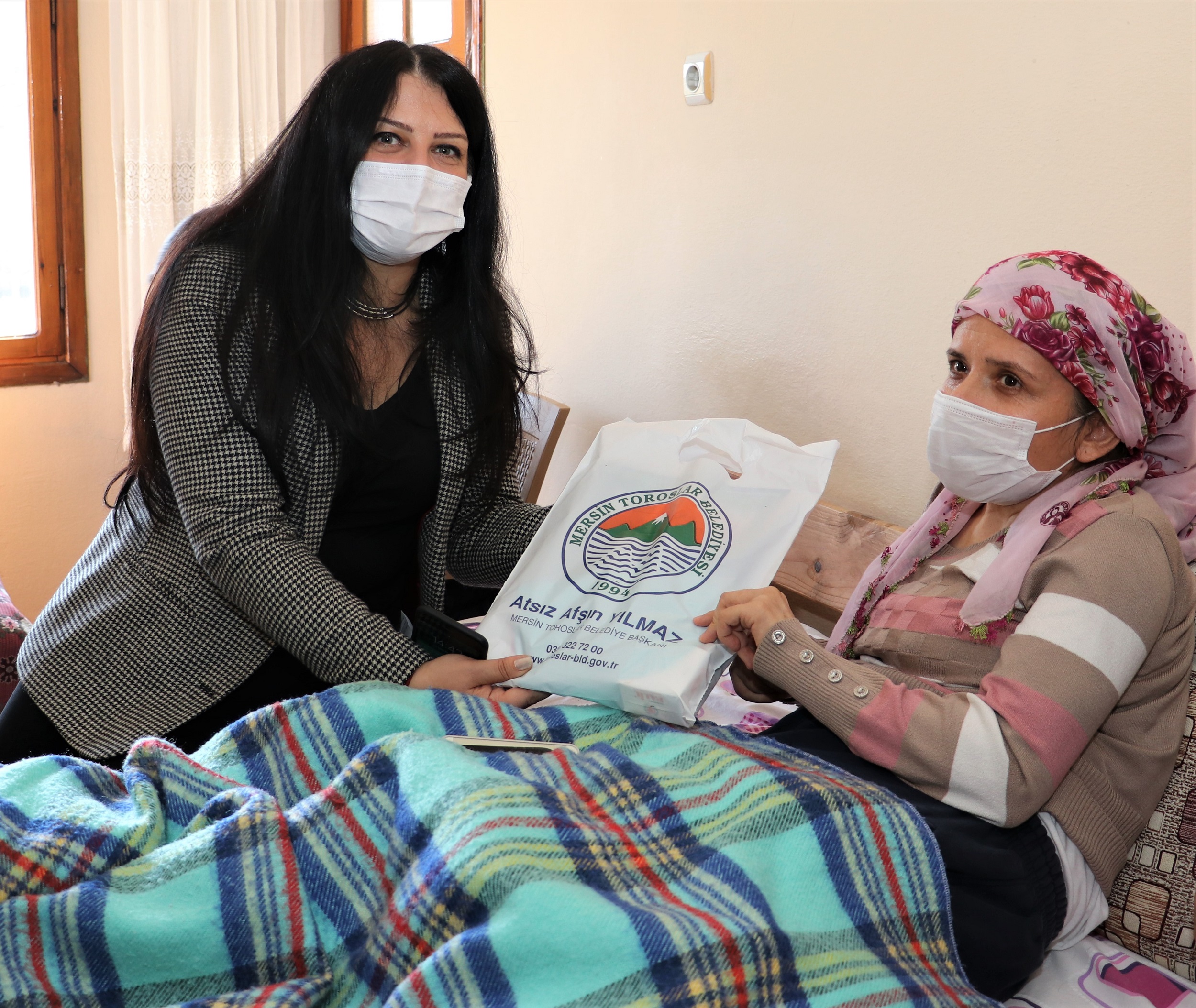 BAŞKAN YILMAZ, DÜNYA KADINLAR GÜNÜNDE FELÇLİ HASTA KESTANEOĞLU’NU DA UNUTMADI Kestaneoğlu “18 yıldır omurilik