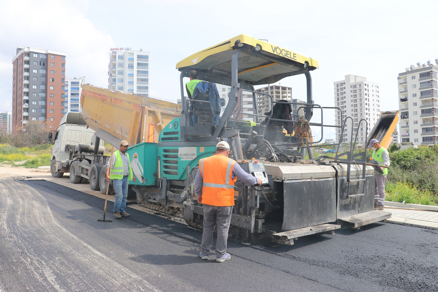 “İhtiyaç Duyulan Her Noktada Yol Çalışmalarımızı Devam Ettireceğiz” Toroslar Belediye Başkanı Atsız