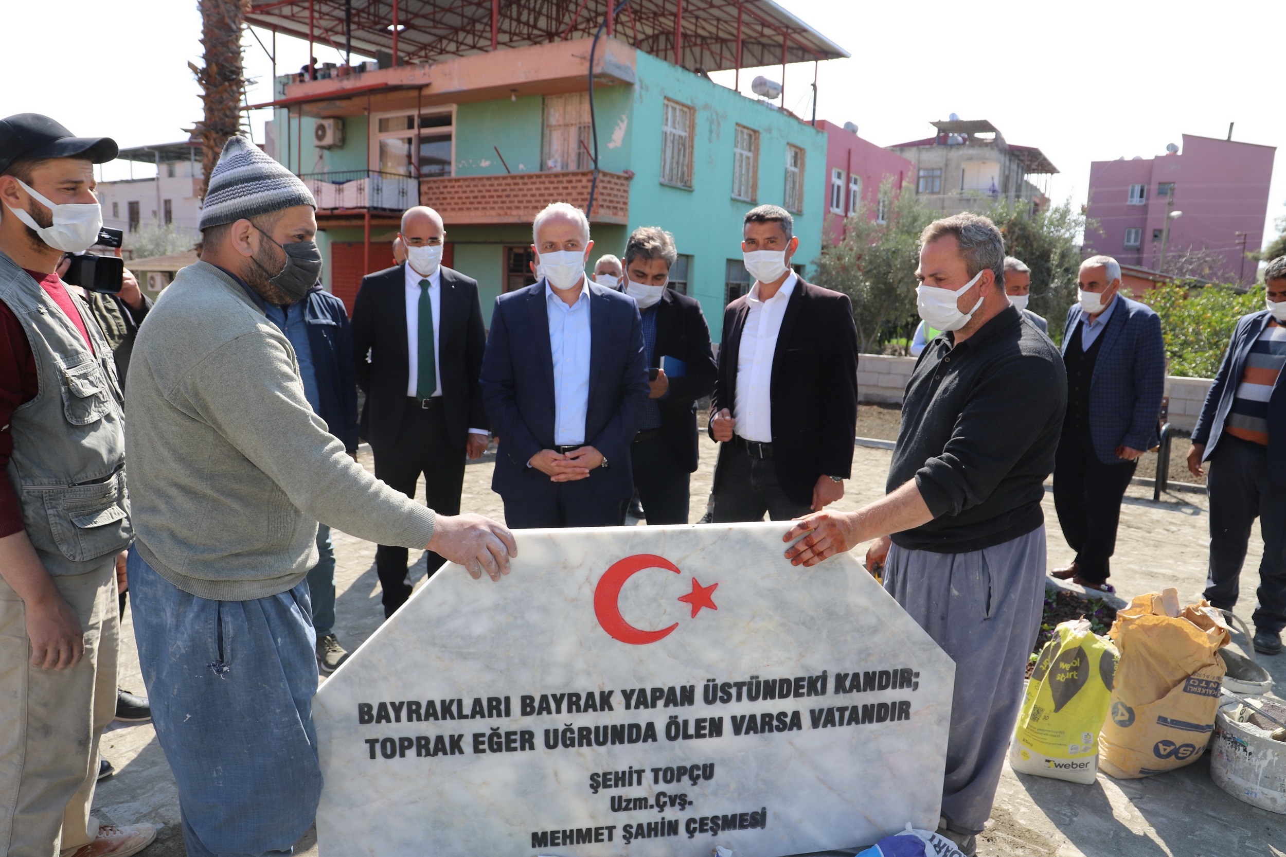 AKDENİZ BELEDİYESİ ŞEHİDİMİZİN ADINI TAŞIYAN KAİDEYİ YENİLEDİ Akdeniz Belediye Başkanı M.