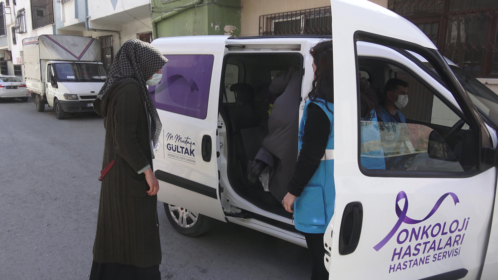 AKDENİZ’DE UMUDA YOLCULUK PROJESİ İLE ONKOLOJİ HASTALARI YALNIZ BIRAKILMIYOR aşkan Gültak, “Kanserle Savaş