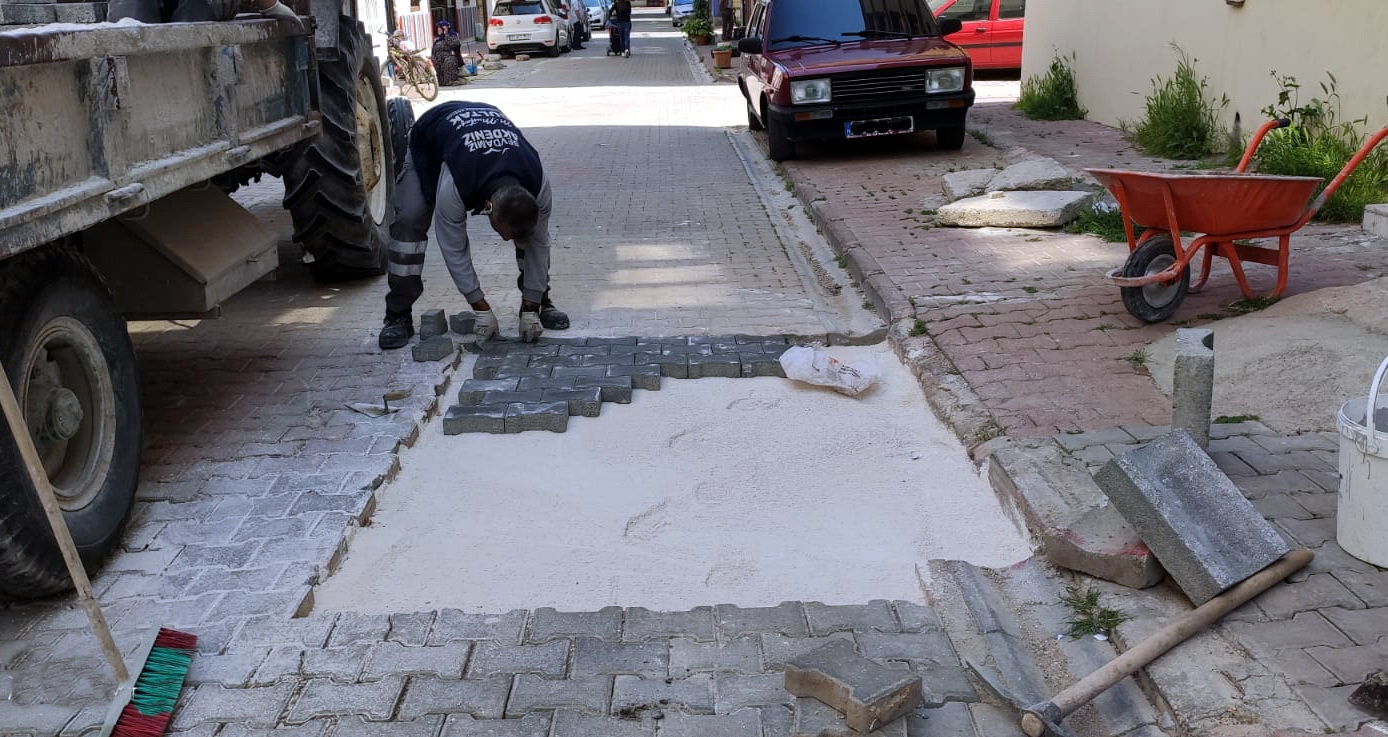 Akdeniz Belediyesi; kaldırım ve