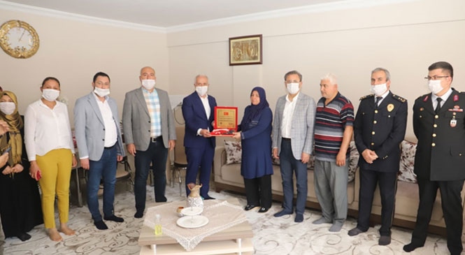 Başkan Gültak; Şehit Annelerini,