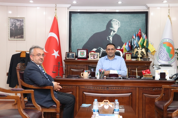 BAŞKAN YILMAZ, TÜRKİYE DİYANET VAKFINA KURBAN BAĞIŞINDA BULUNDU Toroslar Belediye Başkanı Atsız