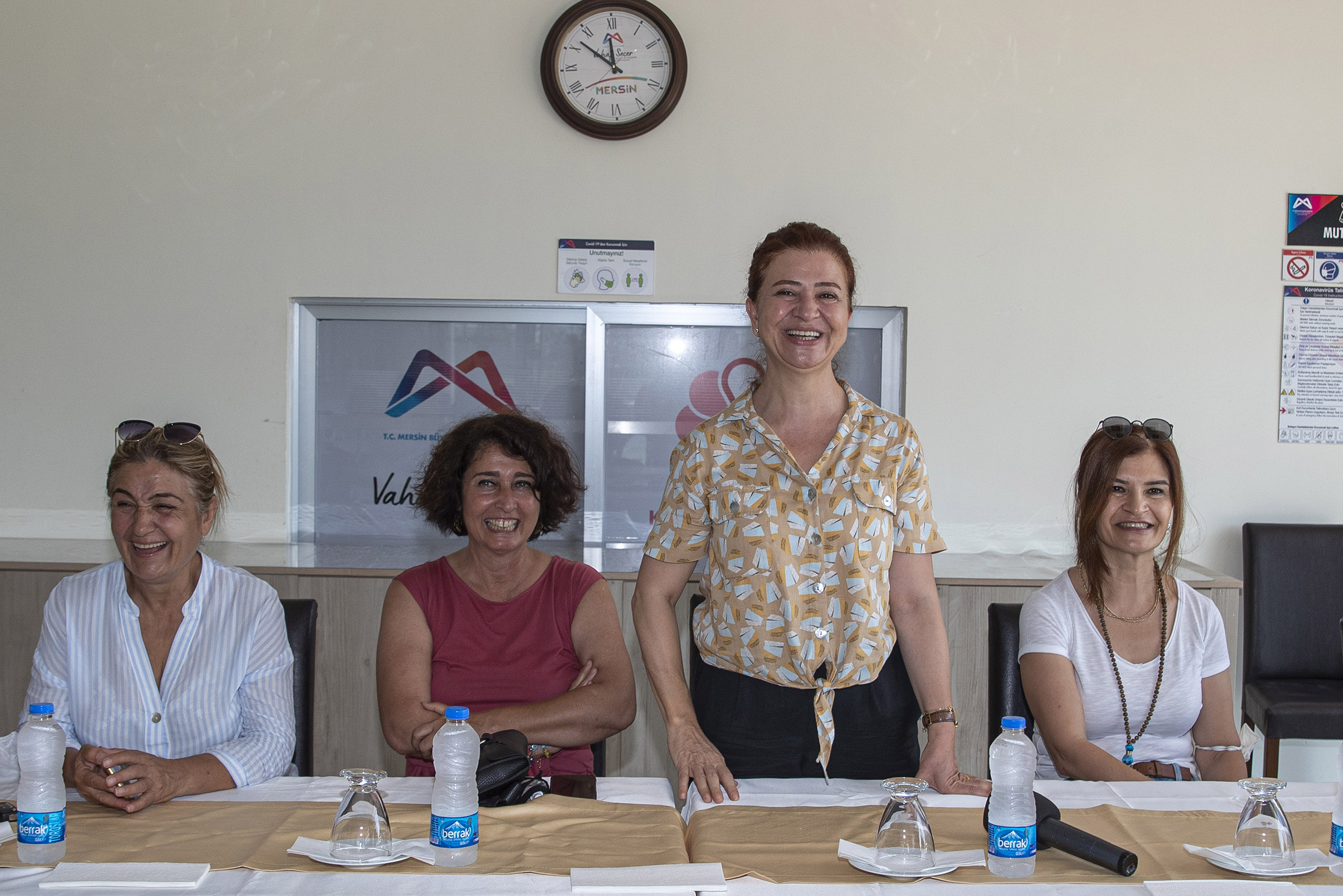 BÜYÜKŞEHİR’İN SPORCU KIZLARI MERAL SEÇER VE NEPTÜN SOYER’LE SOHBET ETTİ Mersin Büyükşehir Belediyesi tarafından