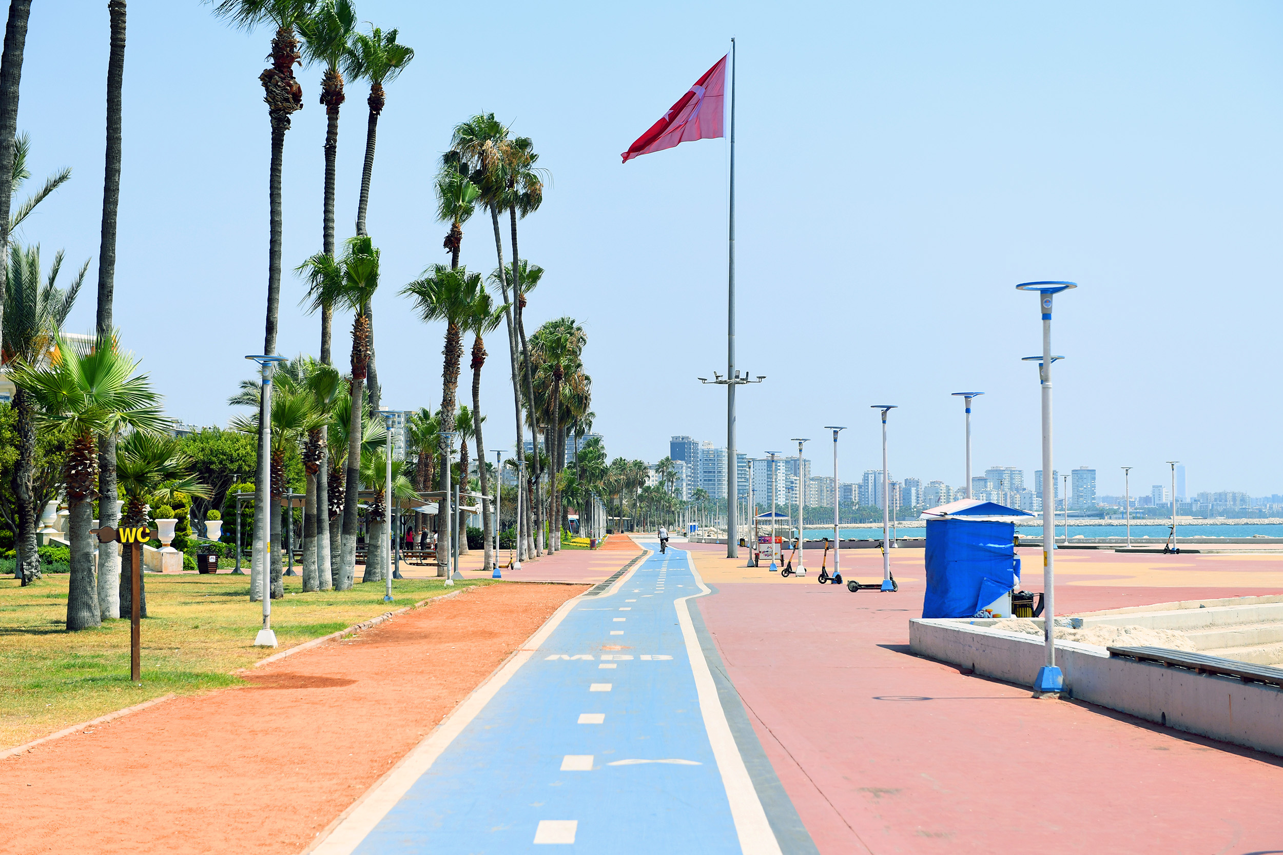 BÜYÜKŞEHİR, BİSİKLET YOLUNDA KARŞILAŞILAN YAYA VE TAŞIT ENGELİNE KARŞI ÇAĞRI YAPTI Mersin Büyükşehir Belediyesi, sağlıklı