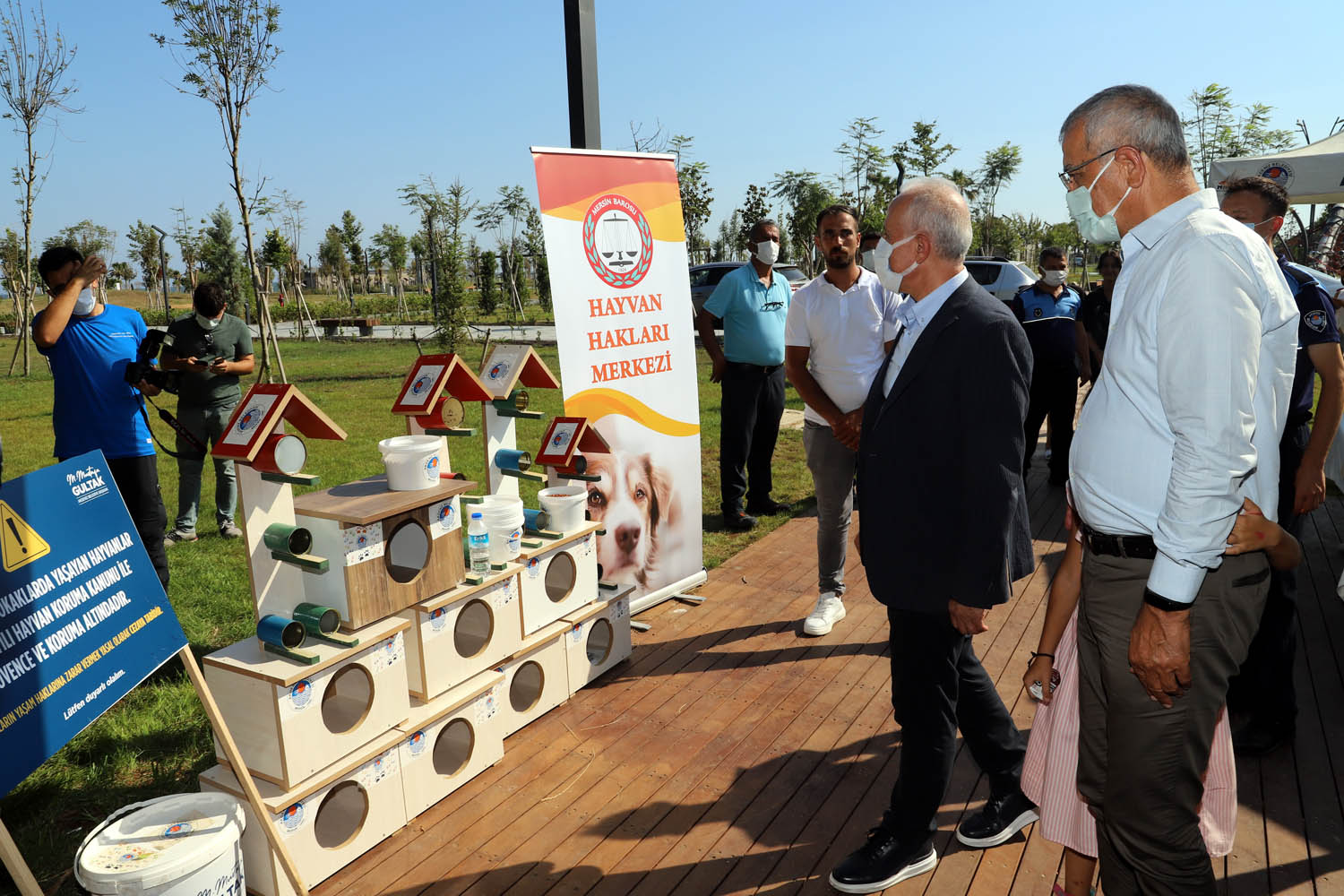 MERSİNLİLER, SOKAK HAYVANLARI YARARINA DÜZENLENEN KERMESTE BULUŞTU Mersin’de, sokak hayvanları yararına