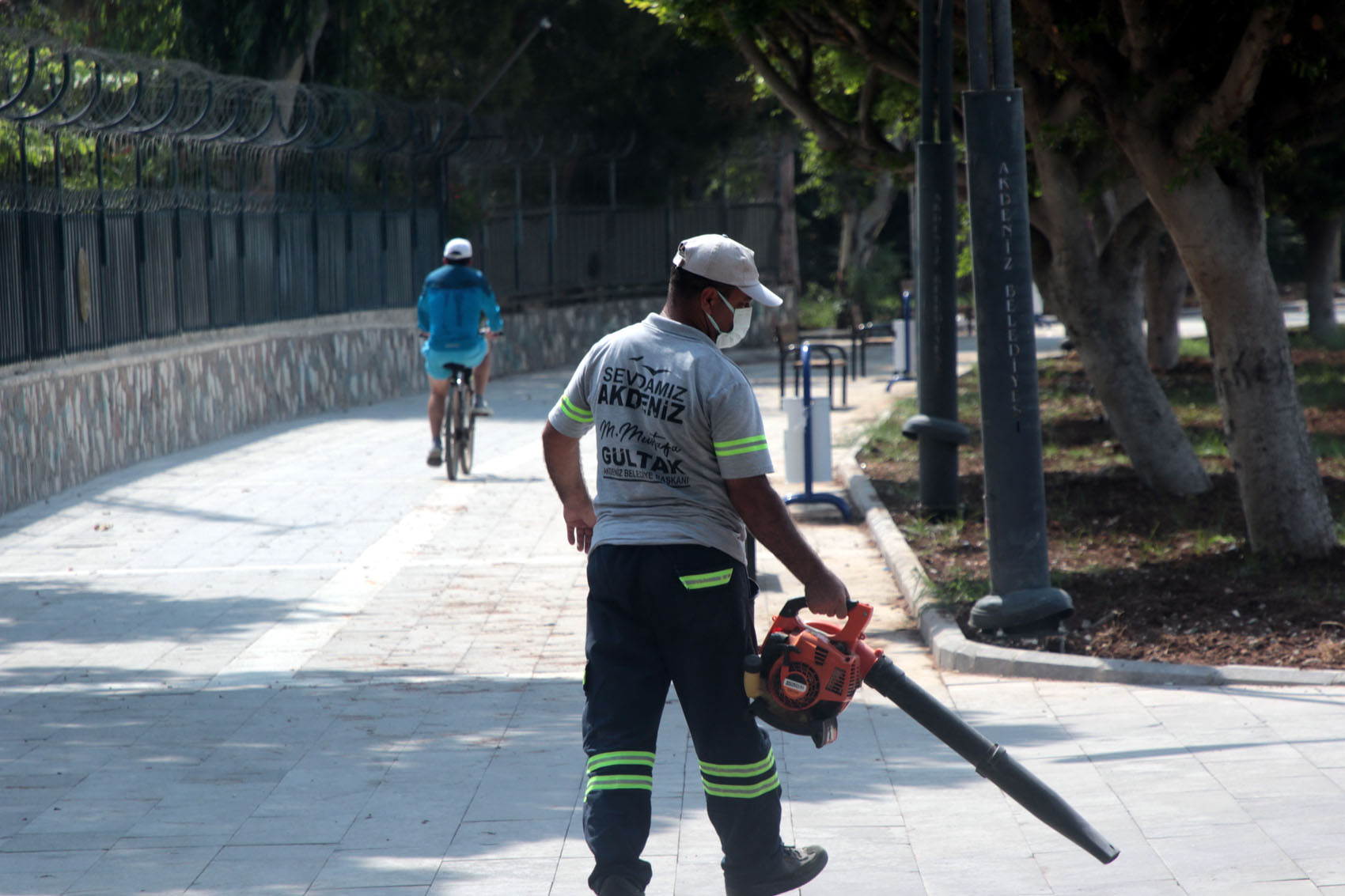 MÜFTÜ DERESİ BİSİKLET VE YÜRÜYÜŞ YOLU BAŞTAN SONA YENİLENDİ Akdeniz Belediyesi; Müftü Deresi