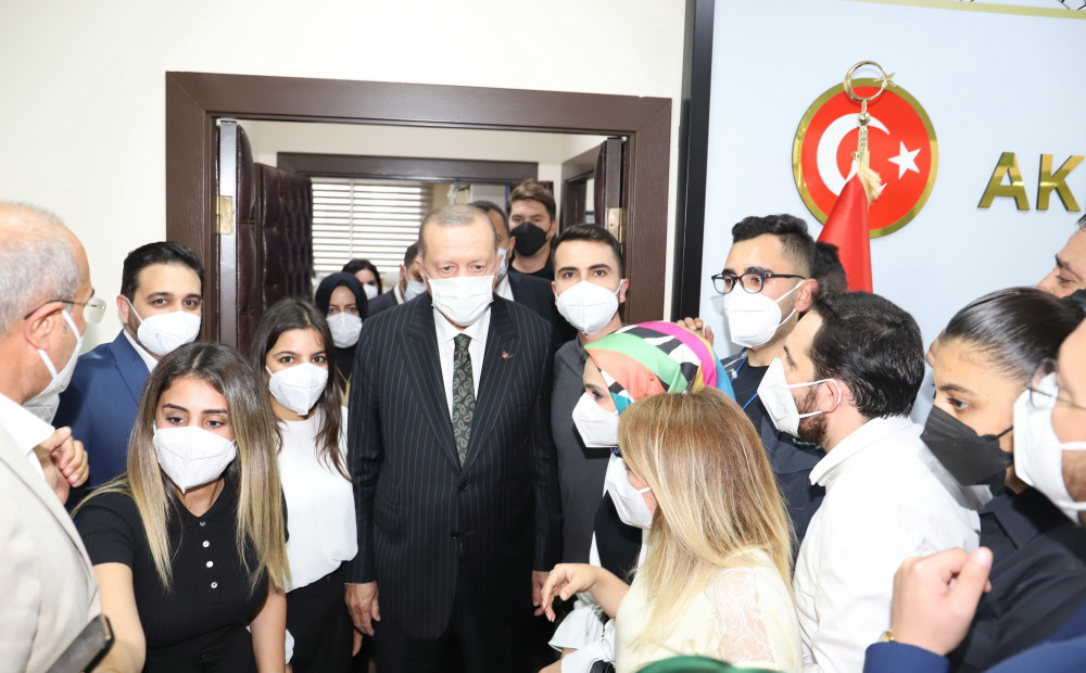 Cumhurbaşkanı ve AK Parti