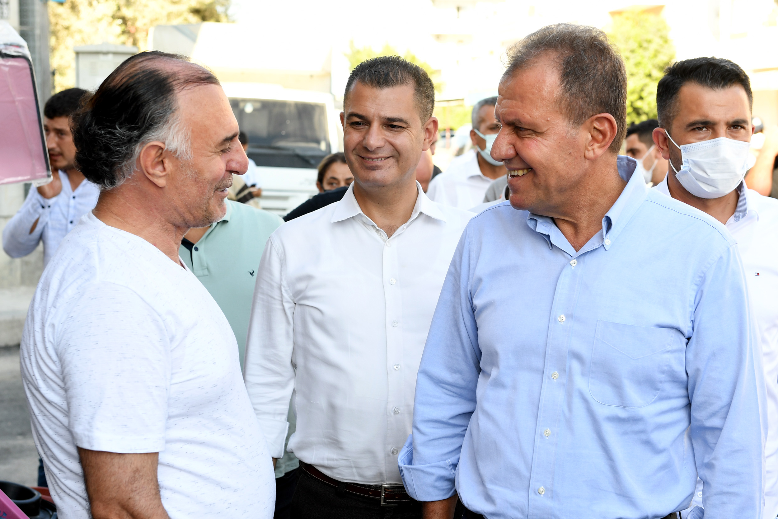 TARSUS’TA ESNAFI GEZEN BAŞKAN SEÇER, VATANDAŞIN TALEPLERİNİ DE DİNLEDİ Mersin Büyükşehir Belediye Başkanı