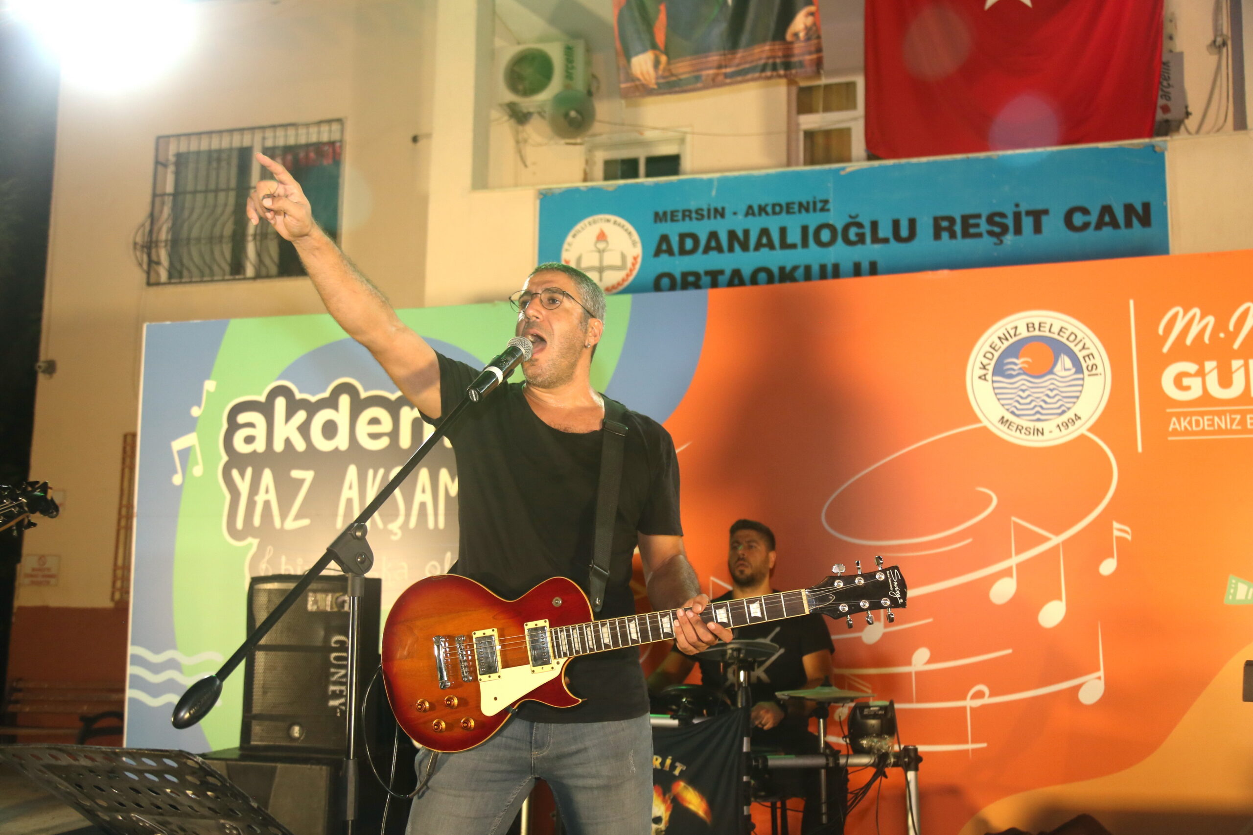 “Oğuz Aksaç konseri 3 Eylül’de” Akdeniz’de Yaz Akşamları etkinliklerinin