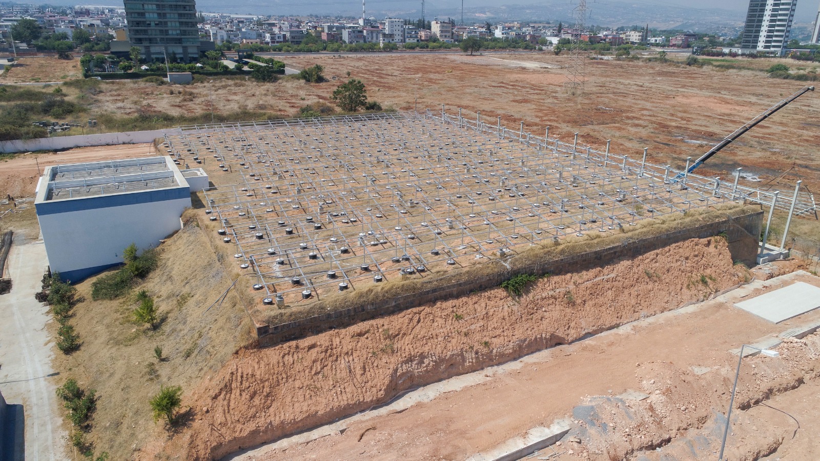 MESKİ, ÇATI TİPİ GÜNEŞ ENERJİ SANTRALLERİ(GES) PROJESİ İLE YILDA 4,5 MİLYON KWH ELEKTRİK ÜRETMEYİ HEDEFLİYOR rjisi Santralleri (GES) Projesi’ni