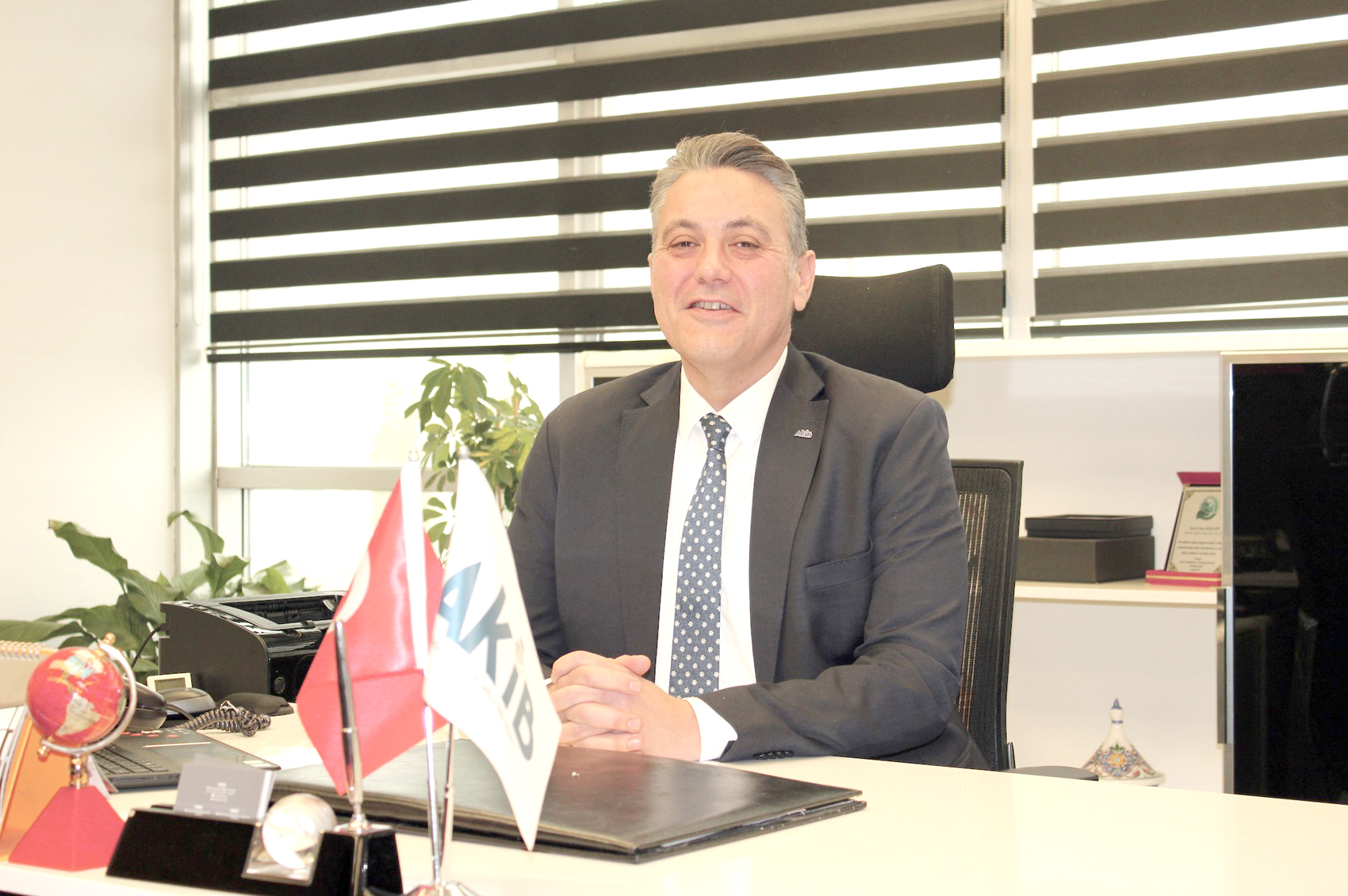 Akdeniz Mobilya, Kağıt ve