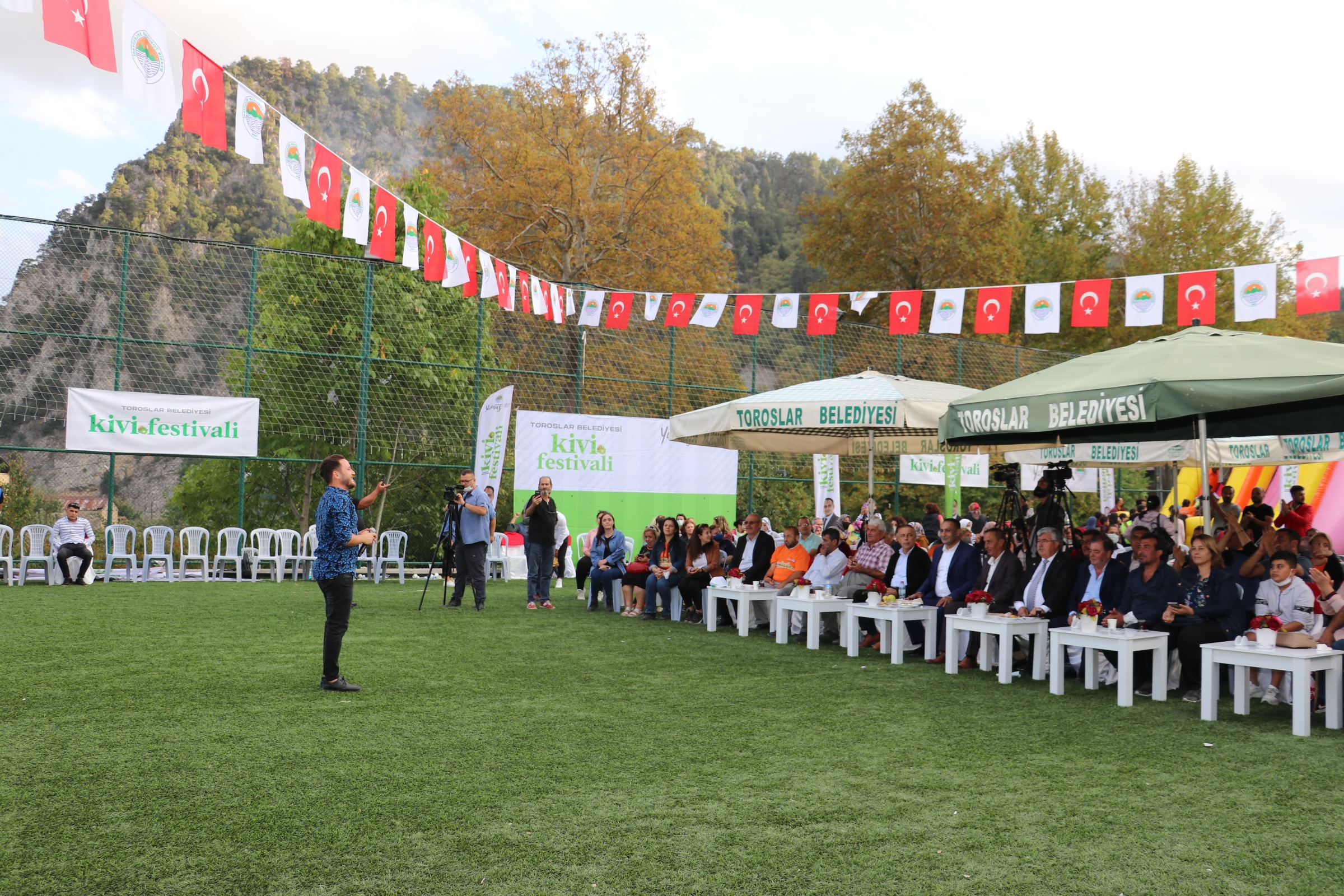 “Mersinde Kivinin Ana Yurdu Çağlarca Mahallesi’nden, İç Piyasaya 10 Bin Ton Üretim Yapılıyor” Toroslar Belediyesi, ilçede kivi