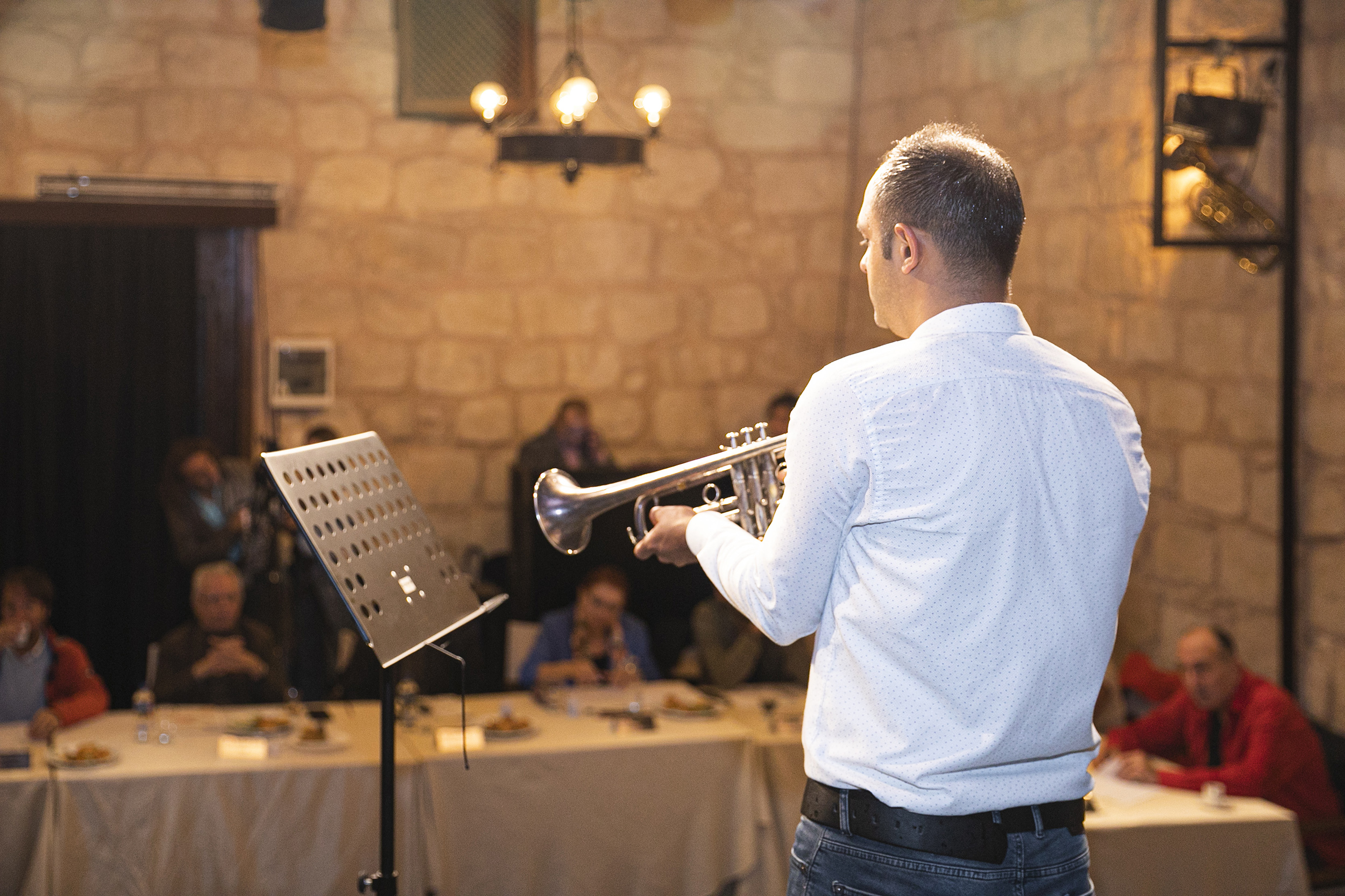SANAT DOSTU BÜYÜKŞEHİR, SANATÇI KADROSUNU GENİŞLETİYOR Mersin Büyükşehir Belediyesi, Kültür