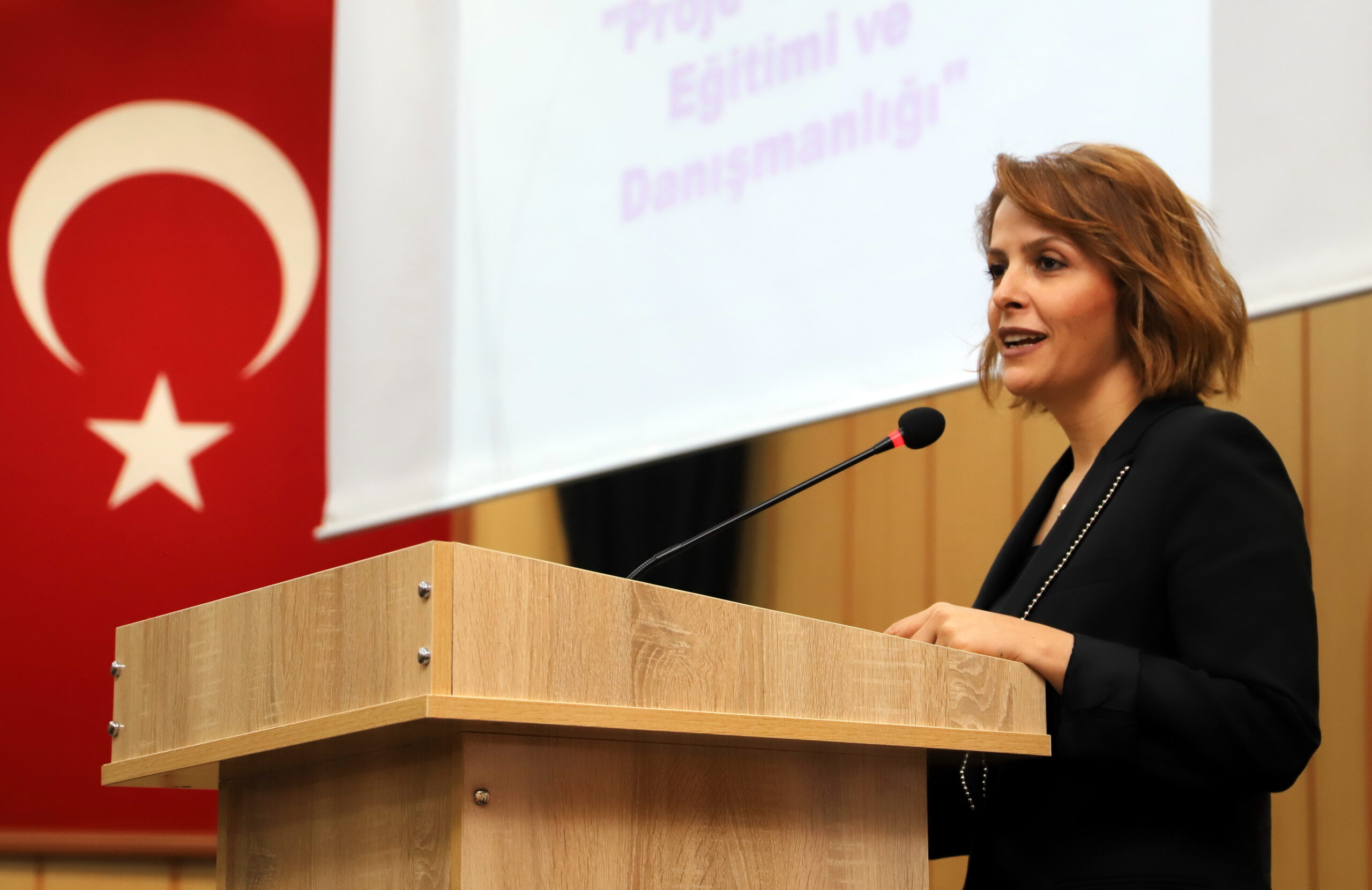 Akdeniz Belediyesi, personeline yönelik