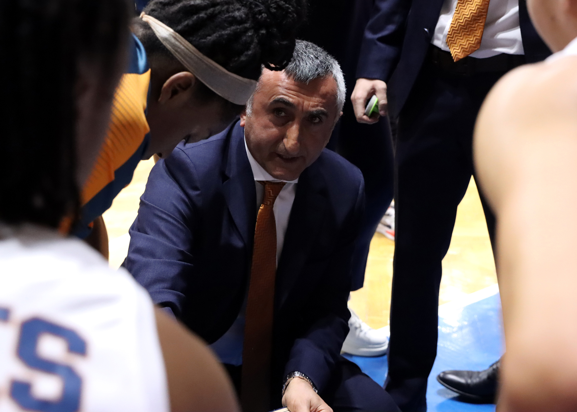 Müdafaayı çok iyi başardılar Çukurova Basketbol Kulübü (ÇBK)