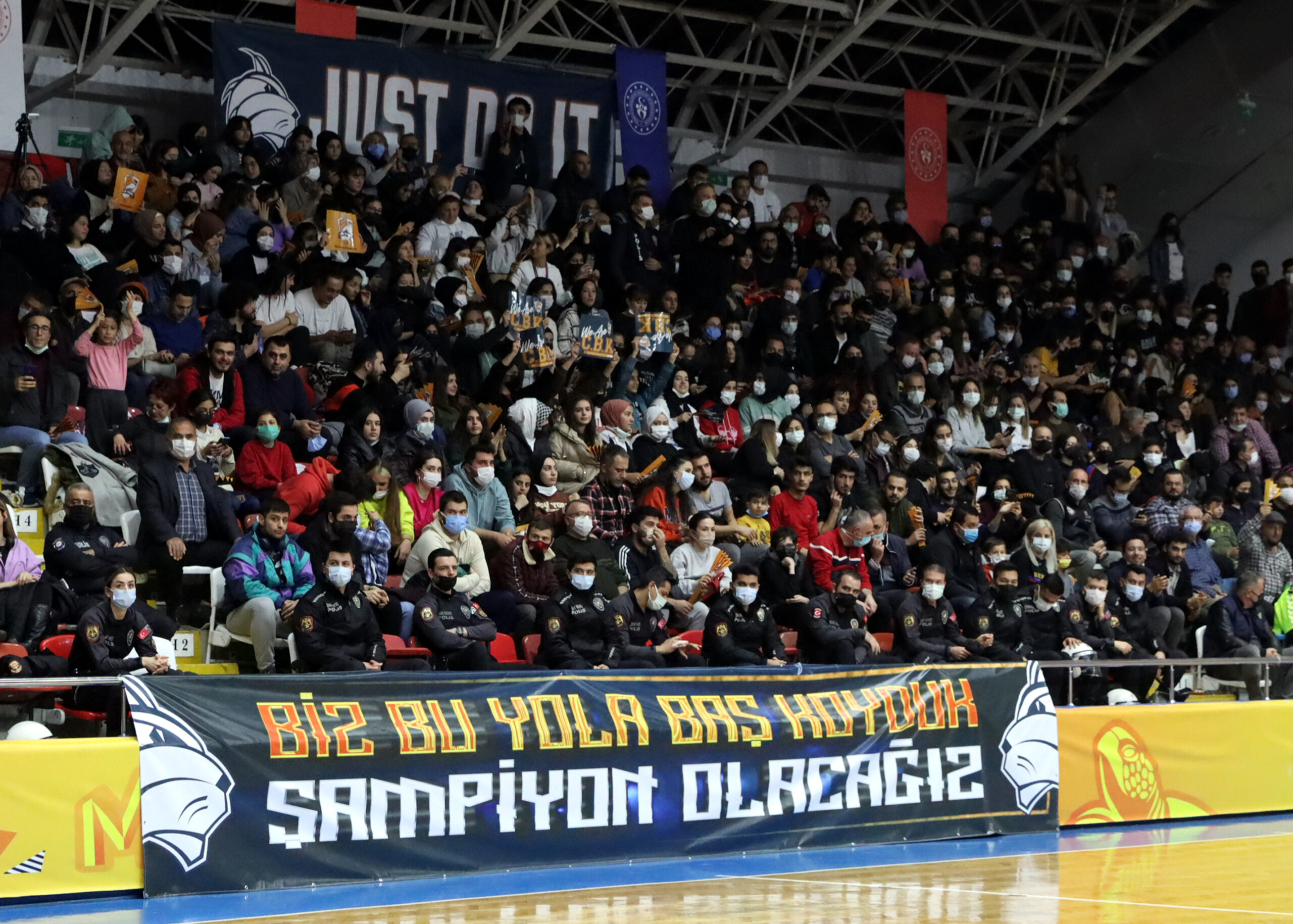 SON KARAR GELDİ, İLK MAÇ SEYİRCİSİZ Covid-19 vakaları nedeniyle Çukurova