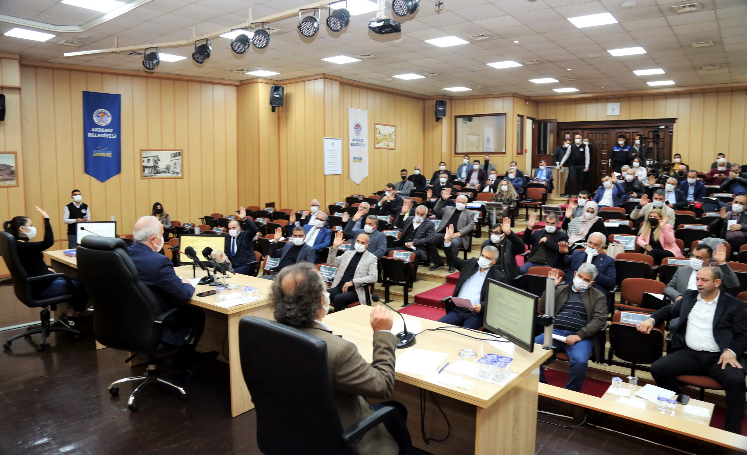 Akdeniz Belediye Meclisi’nin oybirliği