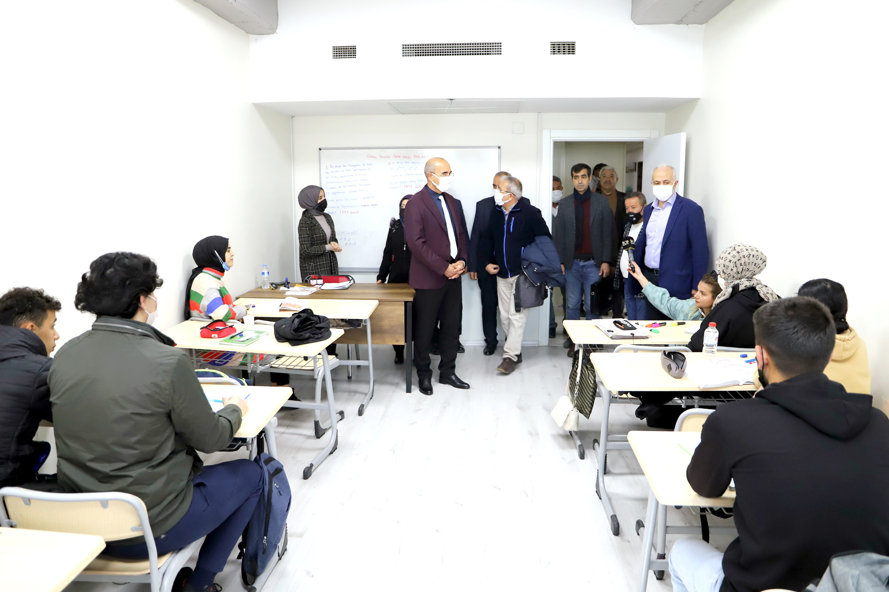 Akdeniz Belediye Başkanı M.