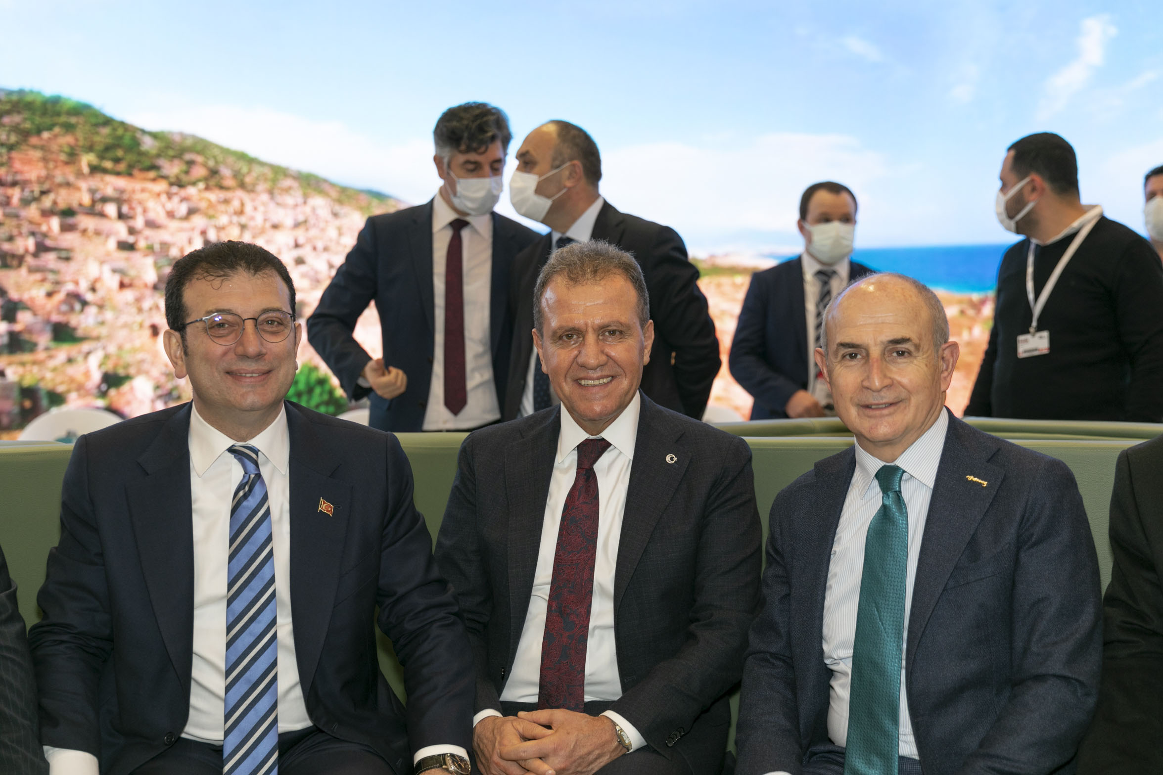 Mersin Büyükşehir Belediyesi, dünyanın