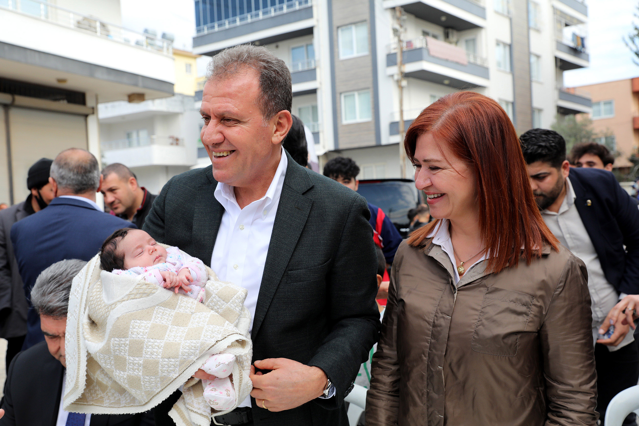 BAŞKAN SEÇER, YAPIMI SÜREN TOPLU TAŞIMA YERLEŞKESİNİ İNCELEDİ Mersin Büyükşehir Belediye Başkanı