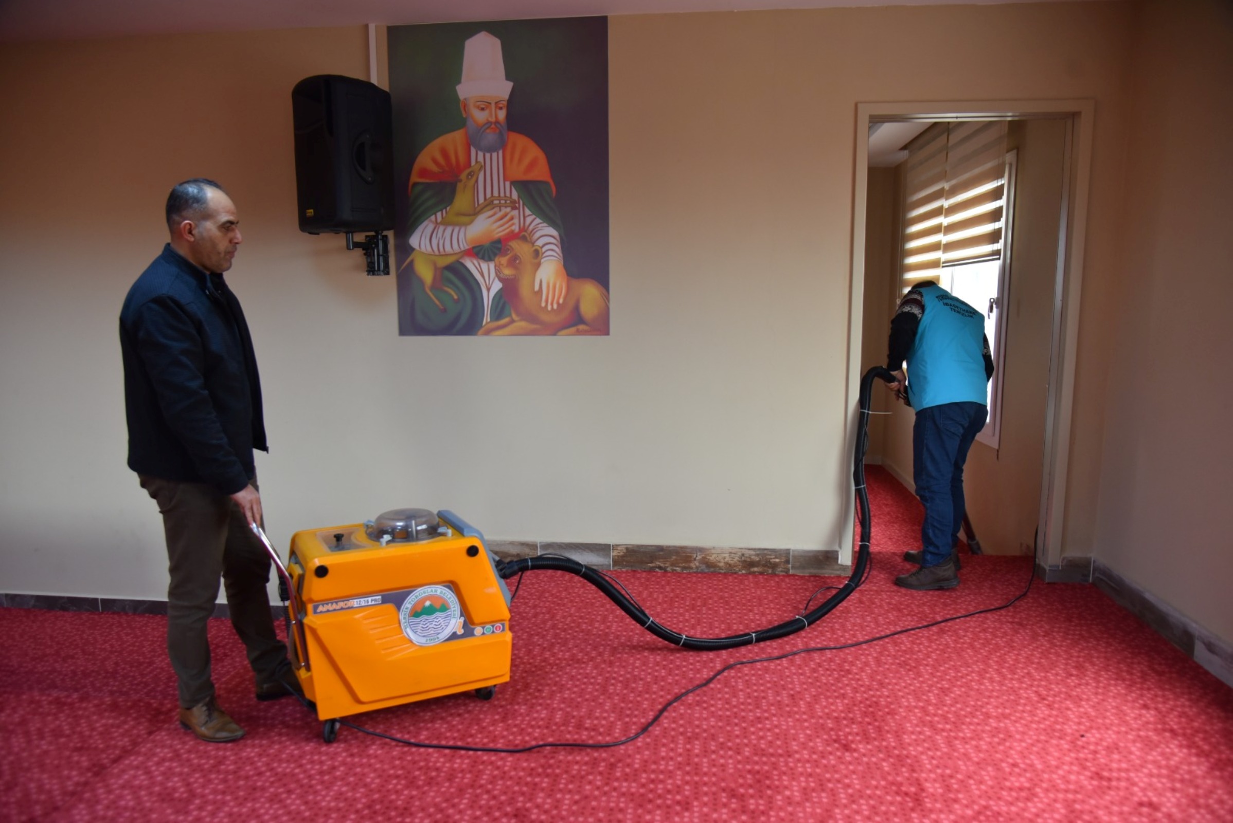 “Hemşehrilerimiz Gönül Rahatlığıyla İbadet Edebilir” Toroslar Belediyesi, ibadethanelerde temizlik