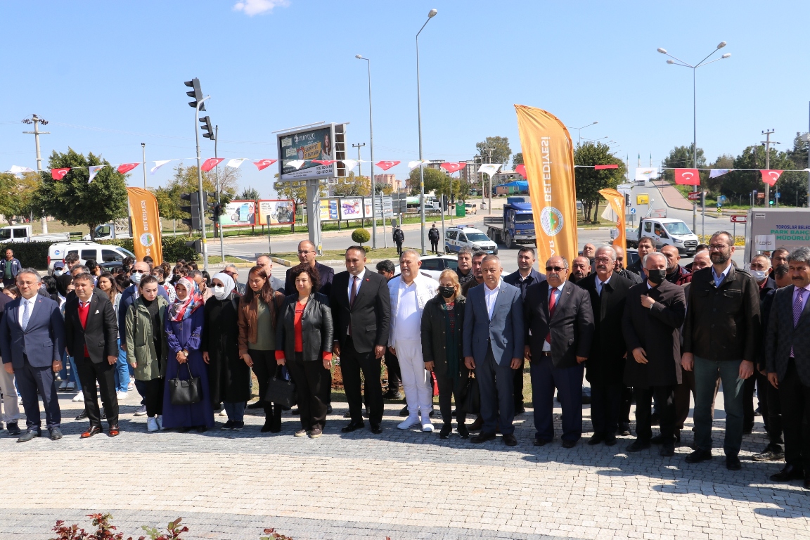 Başkan Yılmaz: “Pandeminin Kahramanları Sağlık Çalışanlarıdır” Toroslar Belediyesi tarafından Korukent