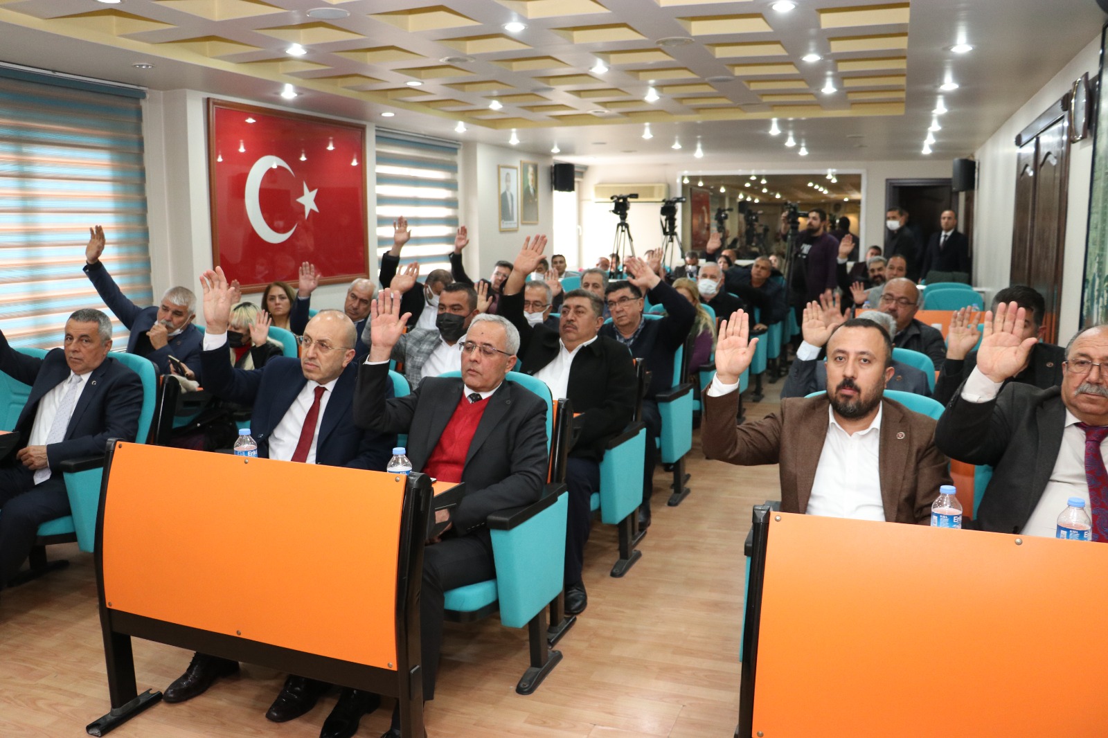 BAŞKAN YILMAZ, “ÇEVİK EKİBİNE” TEŞEKKÜR ETTİ Toroslar Belediyesi, geçtiğimiz aylarda