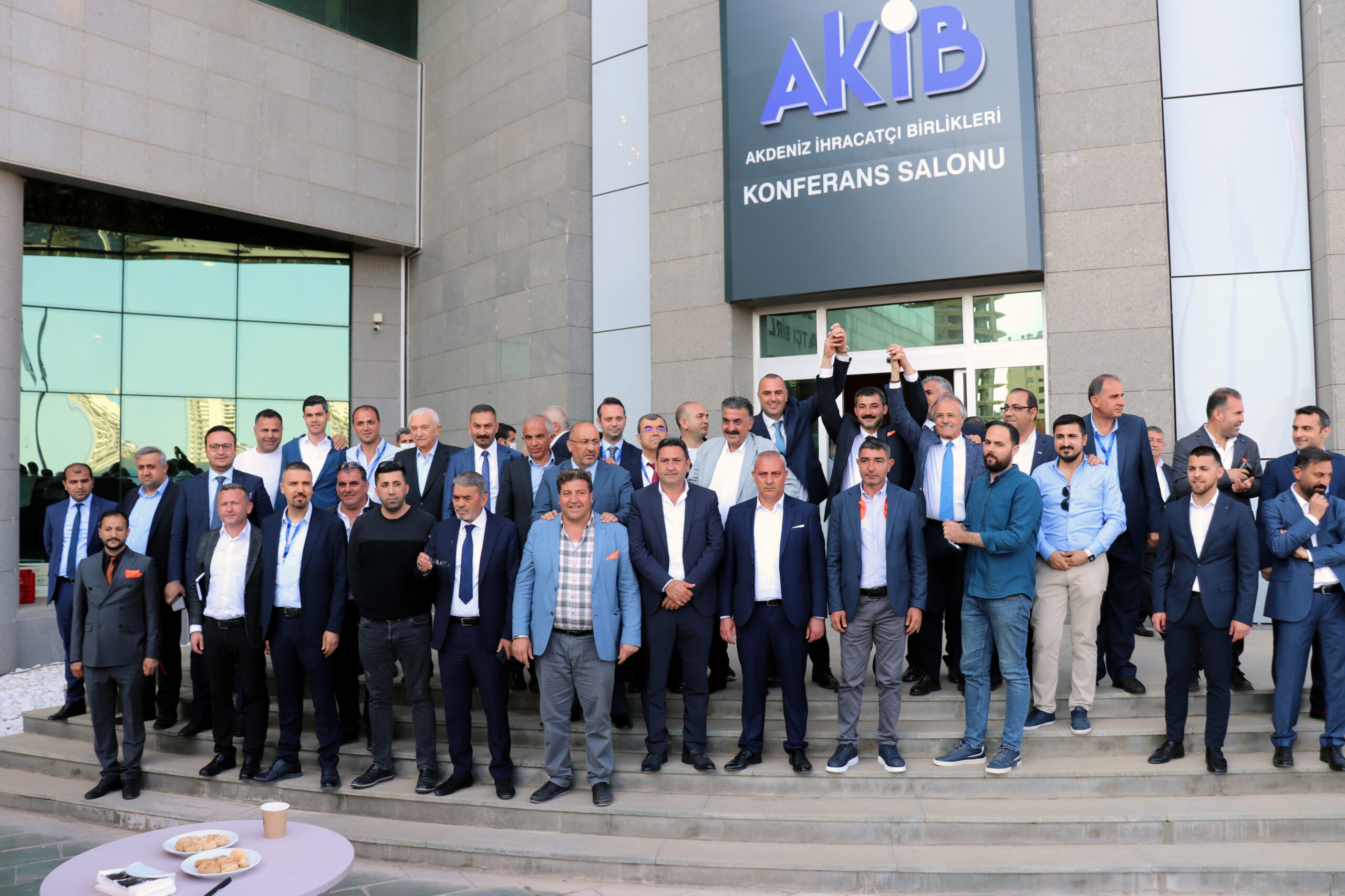 Akdeniz İhracatçı Birlikleri’ne (AKİB)