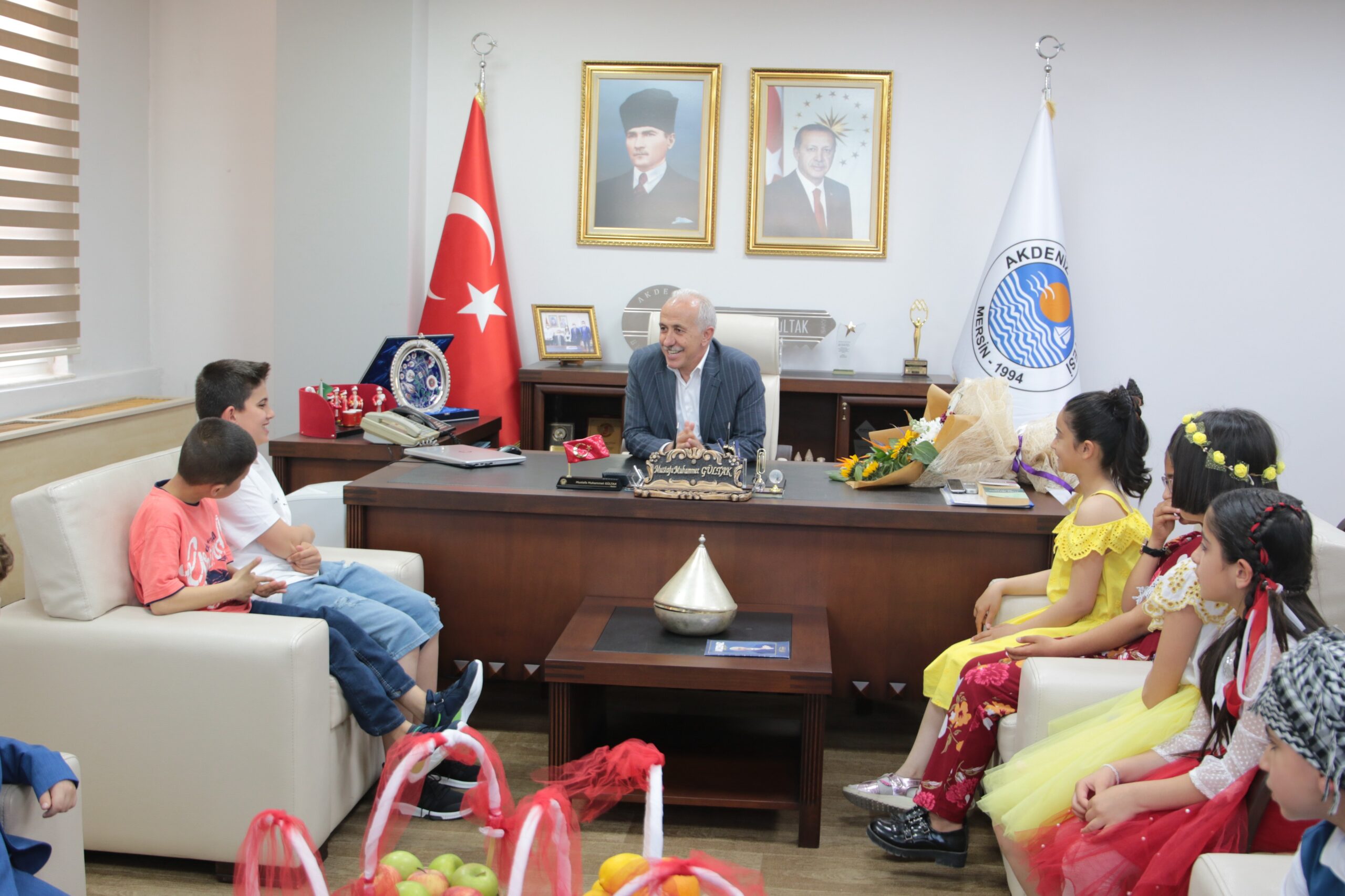 Akdeniz Belediye Başkanı M.