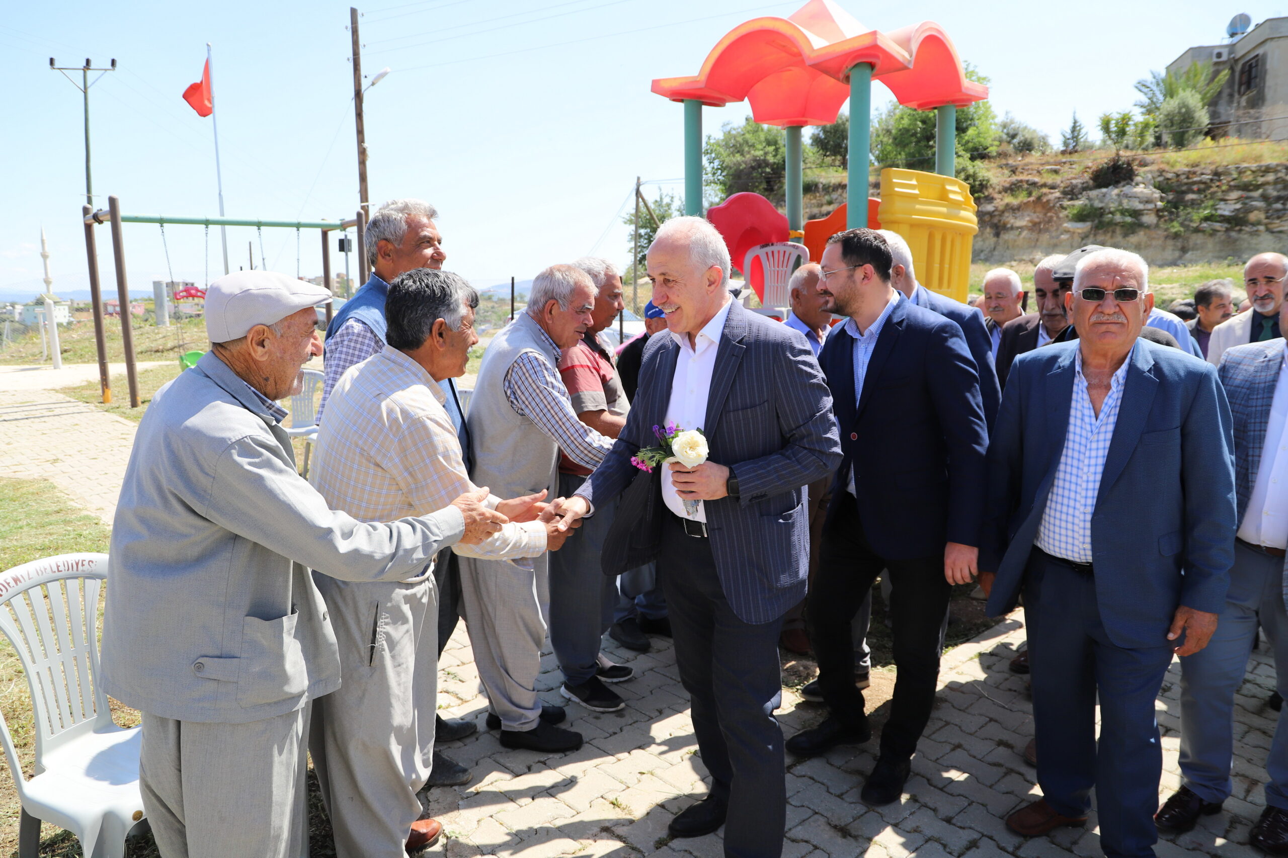 Akdeniz Belediye Meclisi’nden 25