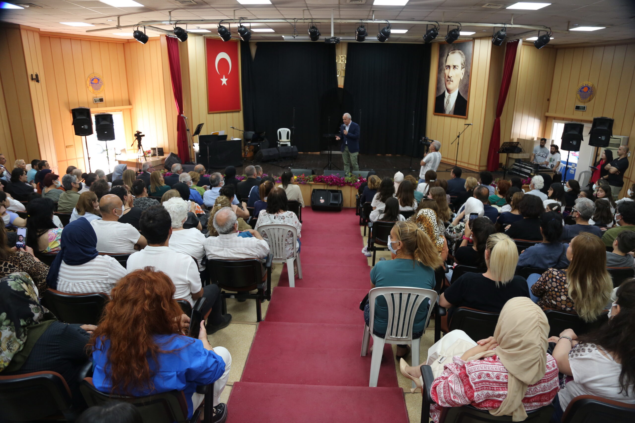 Akdeniz Belediyesi, ilçenin her