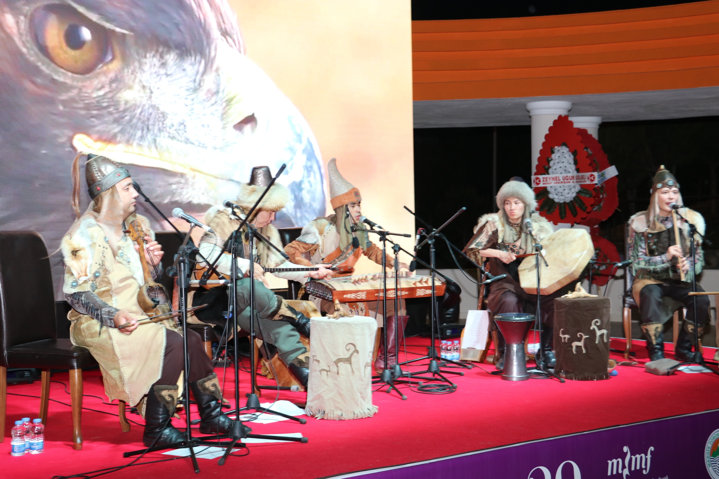 Başkan Yılmaz, yöresel kıyafetle