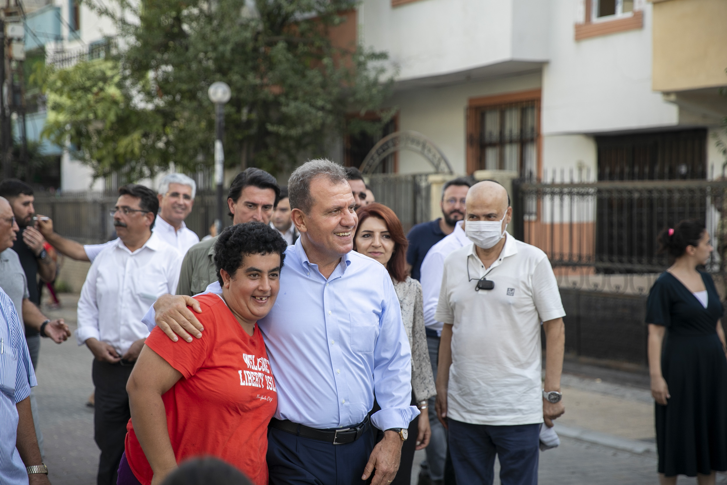 Başkan Seçer’e mahalle ziyaretlerinde;