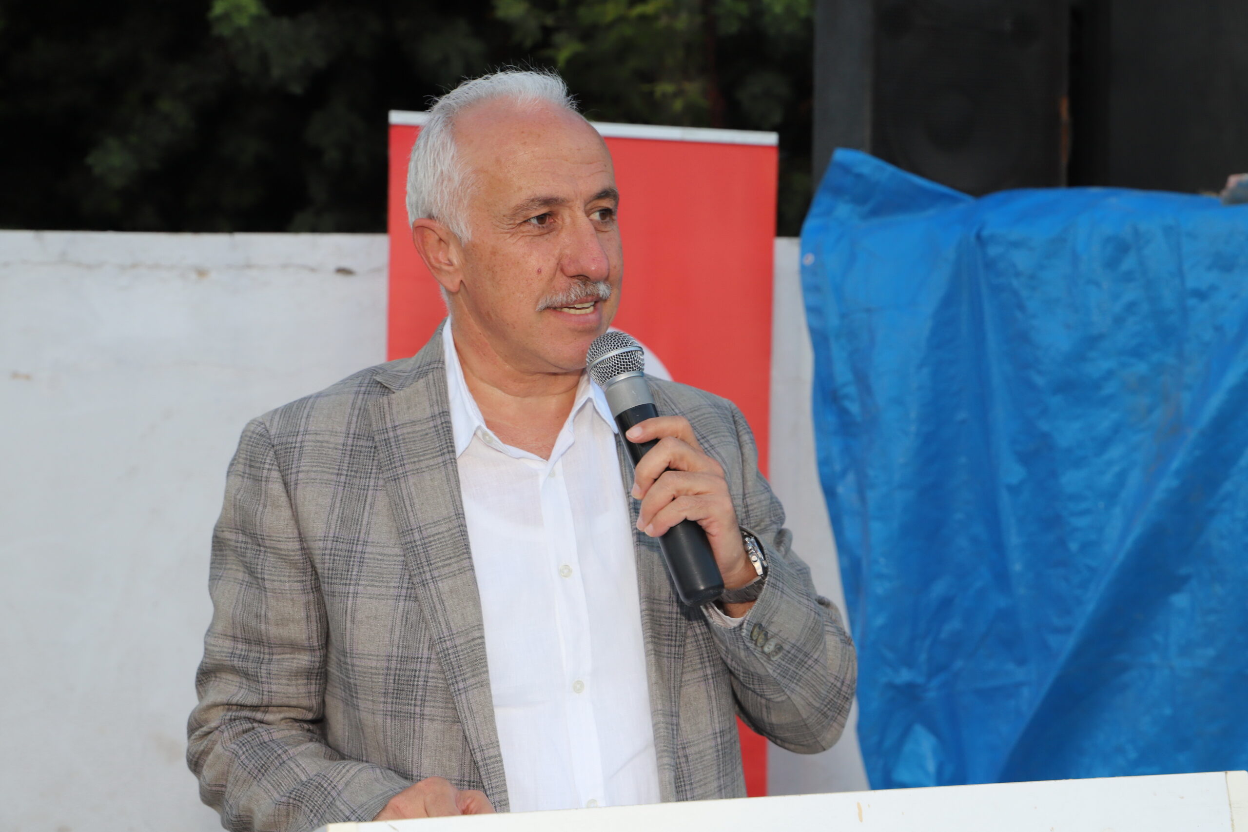 Akdeniz Belediye Başkanı M.