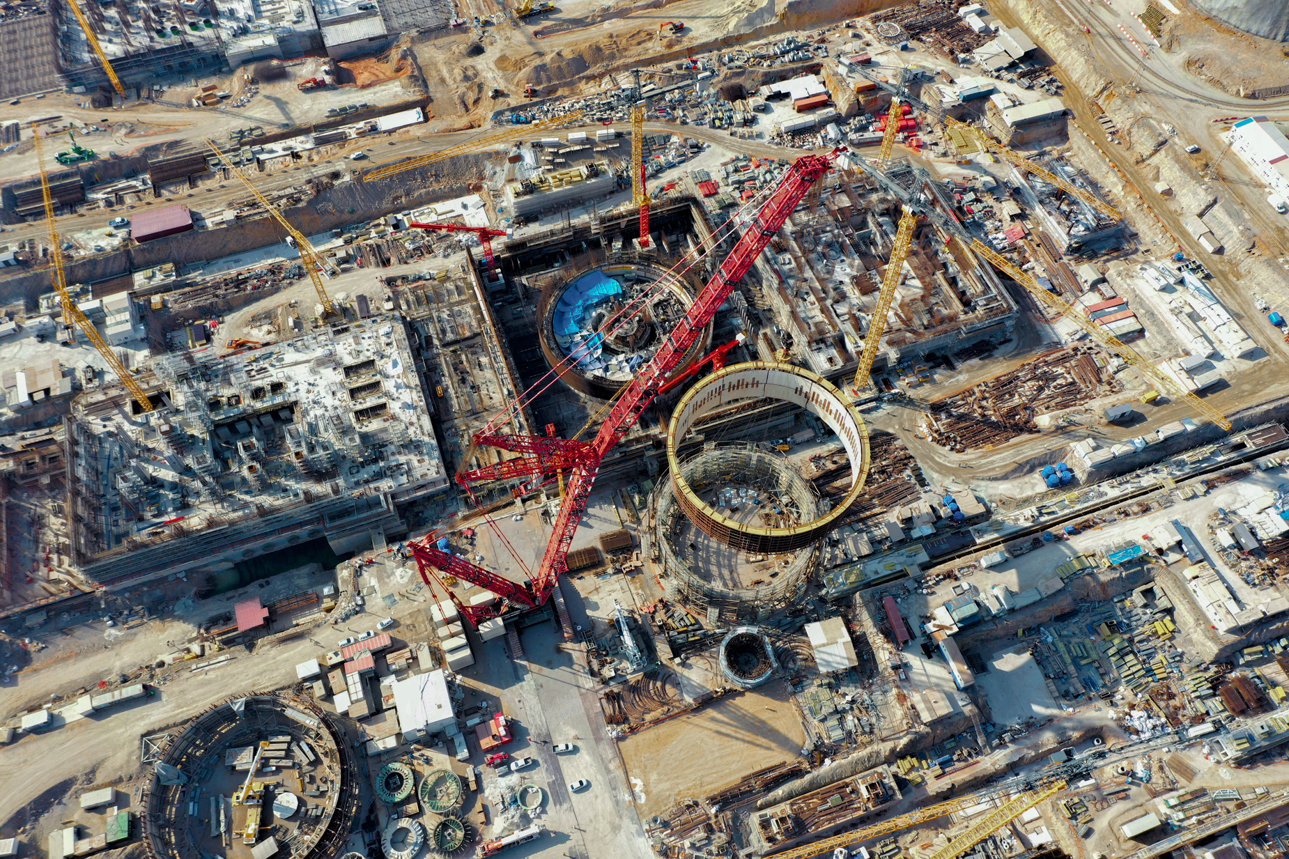 AKKUYU NGS’NİN 3’ÜNCÜ GÜÇ ÜNİTESİ’NDE İÇ KORUMA KABUĞUNUN MONTAJININ BİR AŞAMASI DAHA TAMAMLANDI Akkuyu Nükleer Güç Ünitesi’nin