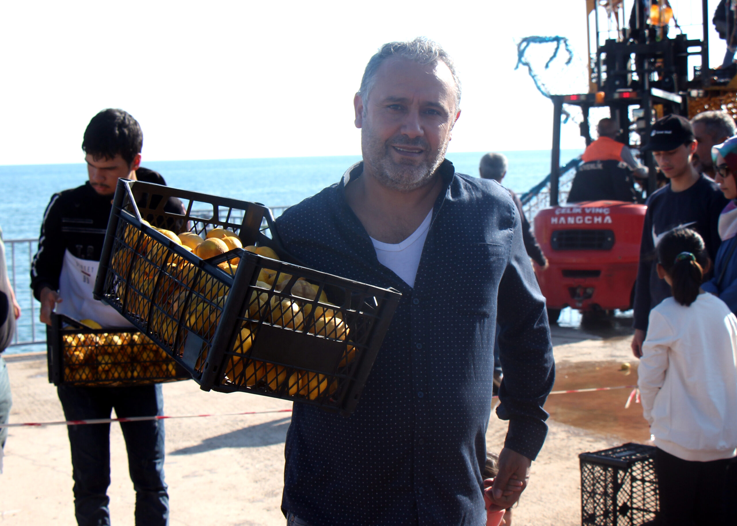 NARENCİYE FESTİVALİ MERSİNLİLERİ MUTLU ETTİ 8. Mersin Narenciye Festivali’nde