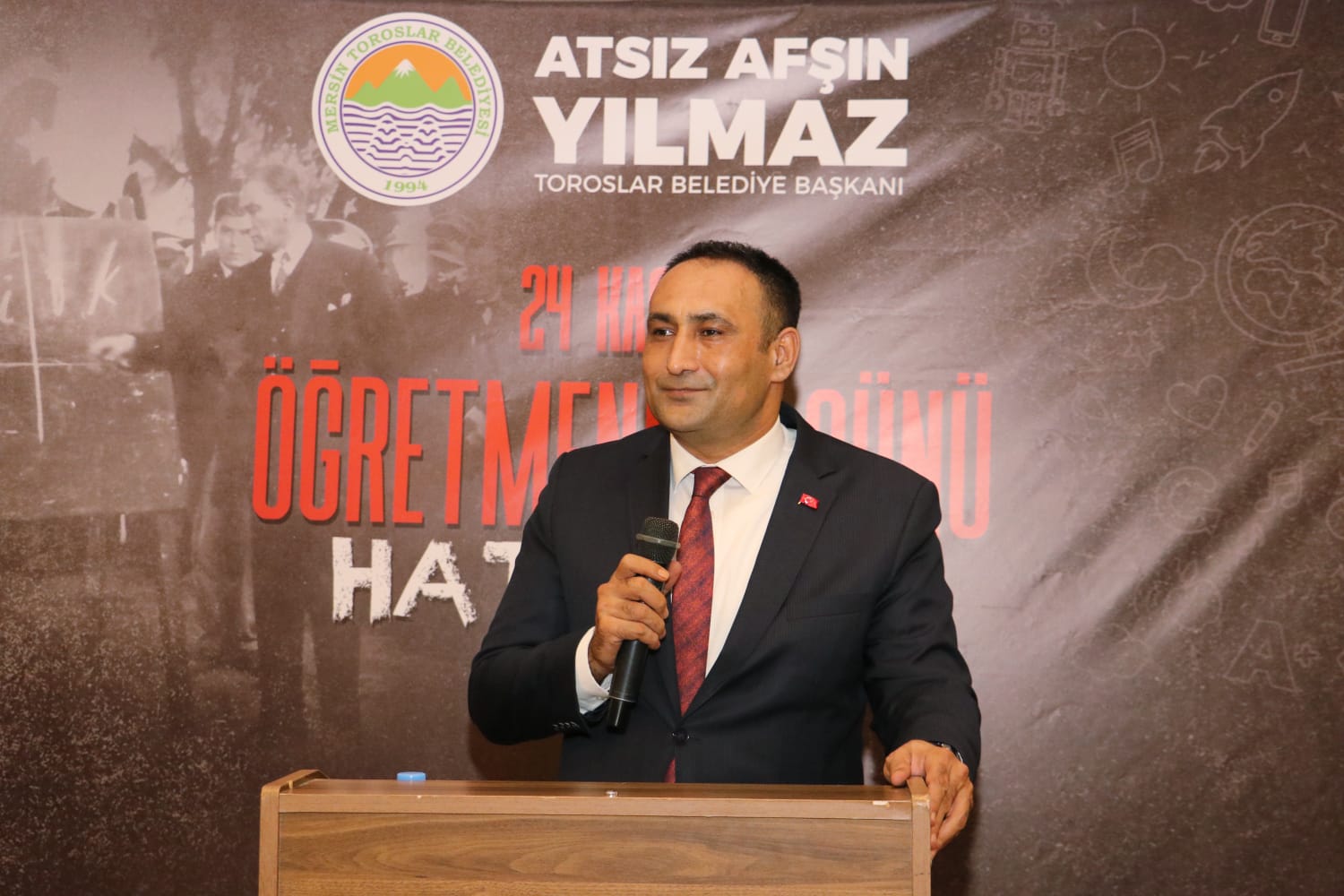 Eğitimcilerin Onuruna Düzenlediği Yemekte