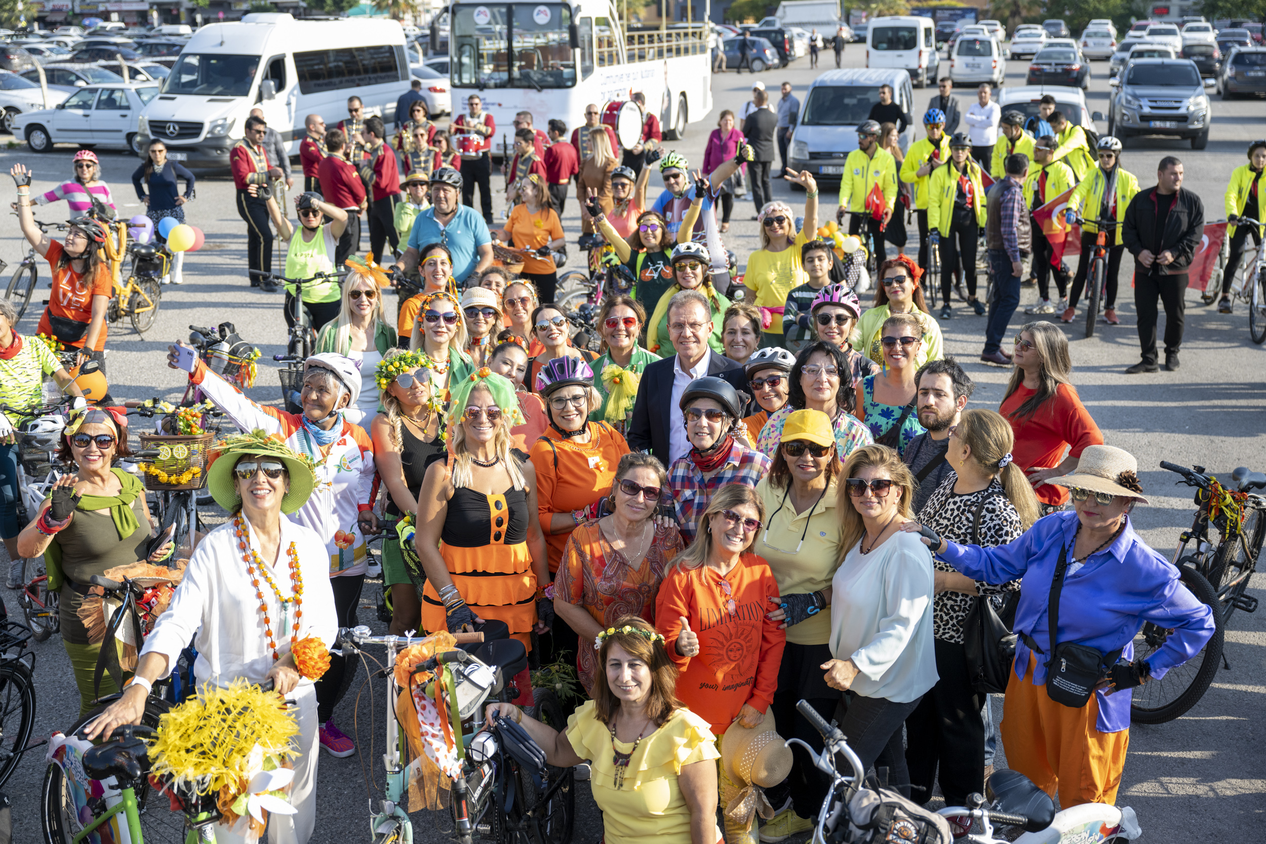 SEÇER: “FESTİVALLER, MARKA ŞEHİR OLMA YOLUNUZU AÇAR” Mersin’in narenciye ürününü yerel,