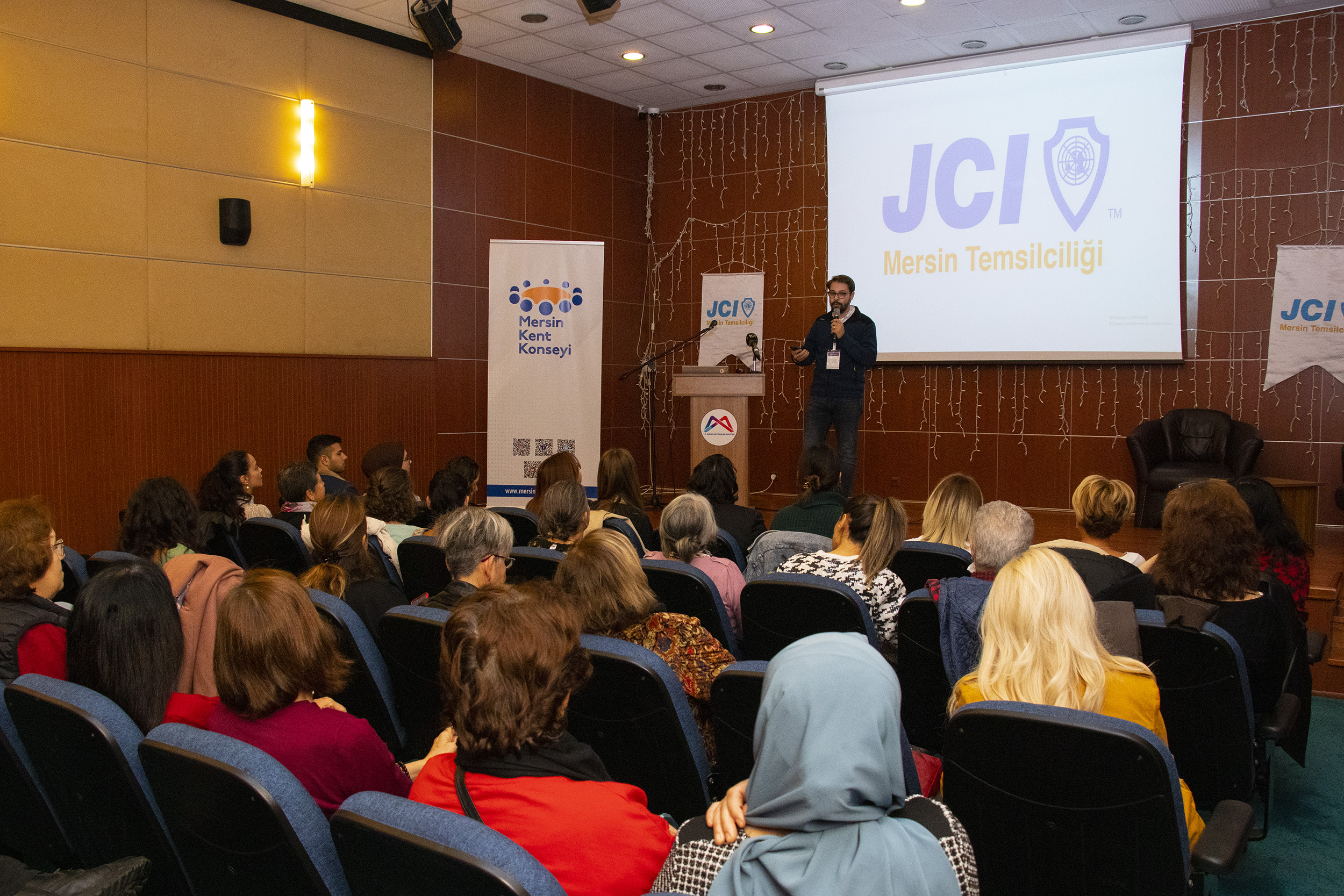 ÜRETİCİ KADINLARA DİJİTAL PAZARLAMA EĞİTİMİ VERİLDİ Mersin Büyükşehir Belediyesi, üretici