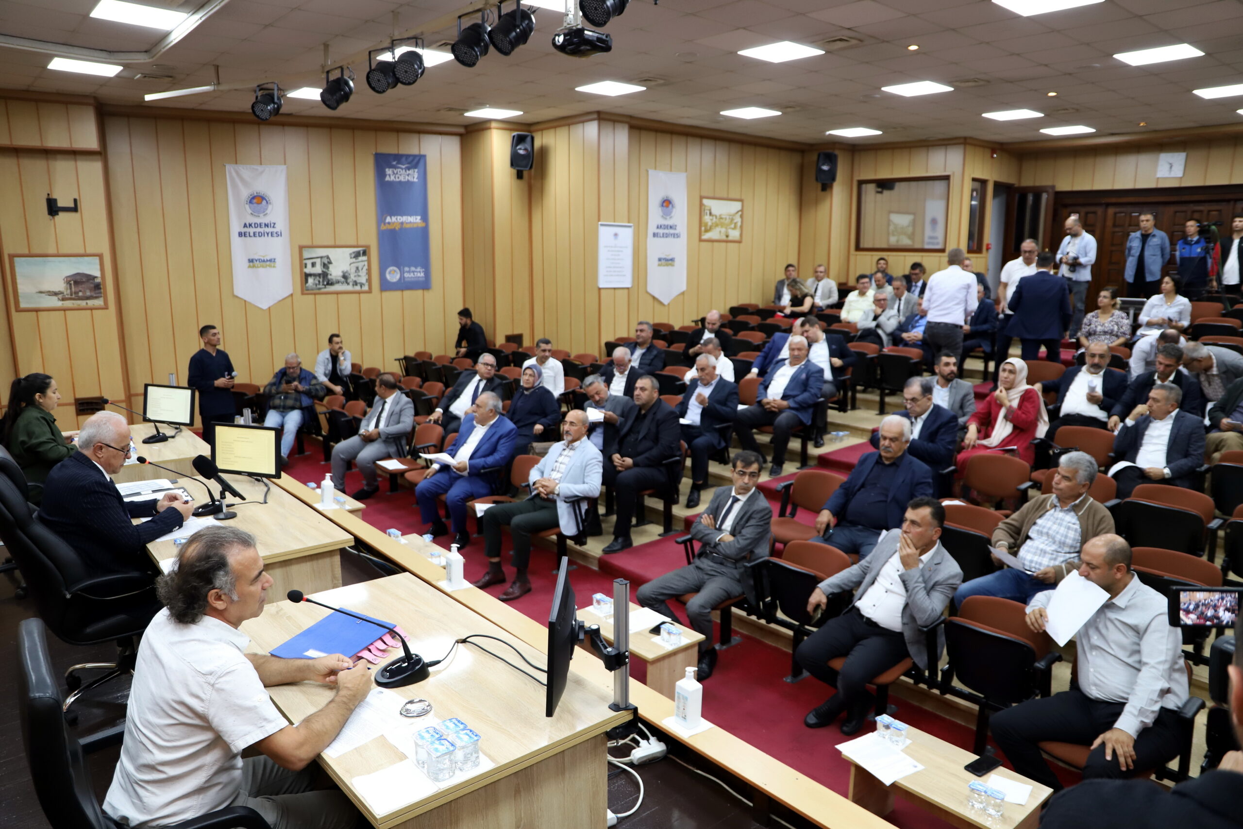 Akdeniz Belediye Meclisi; geçen