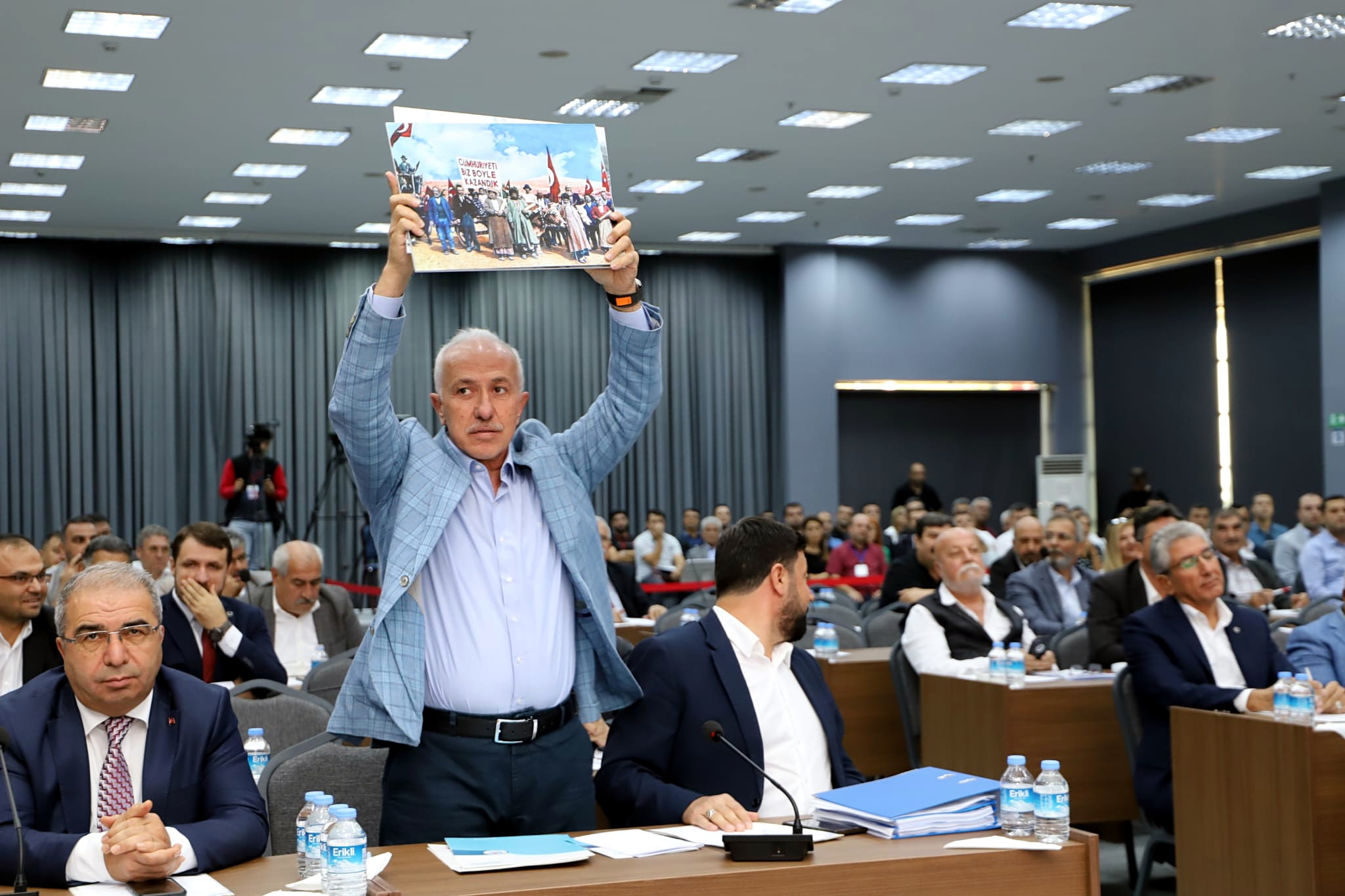 Akdeniz Belediye Başkanı M.